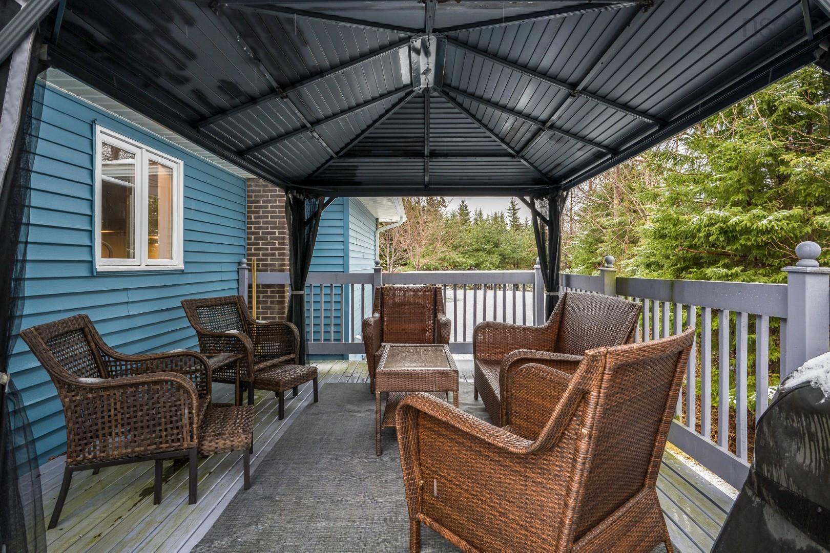 $689,000.00: 18 Foxwood Crescent, Mineville