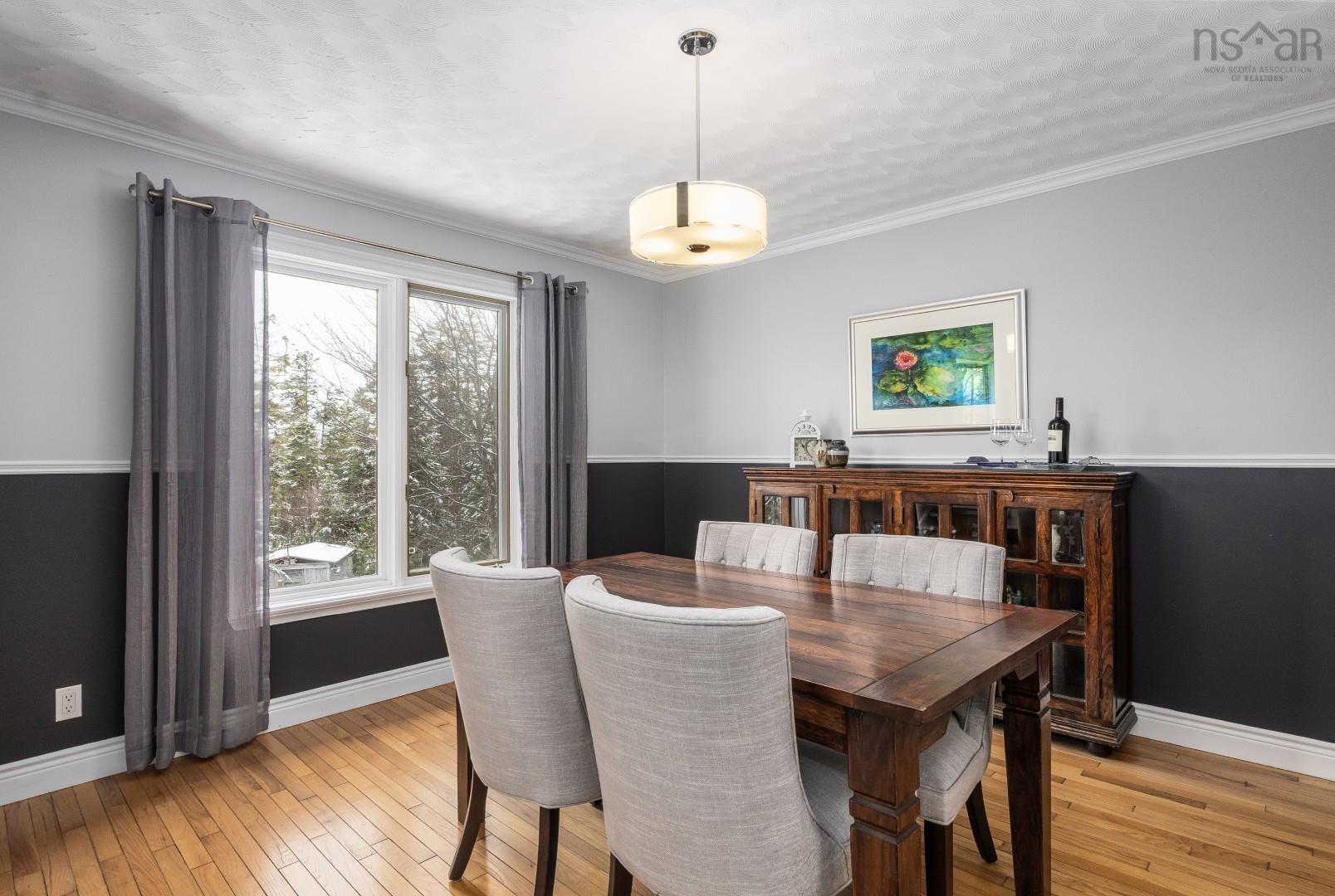 $689,000.00: 18 Foxwood Crescent, Mineville