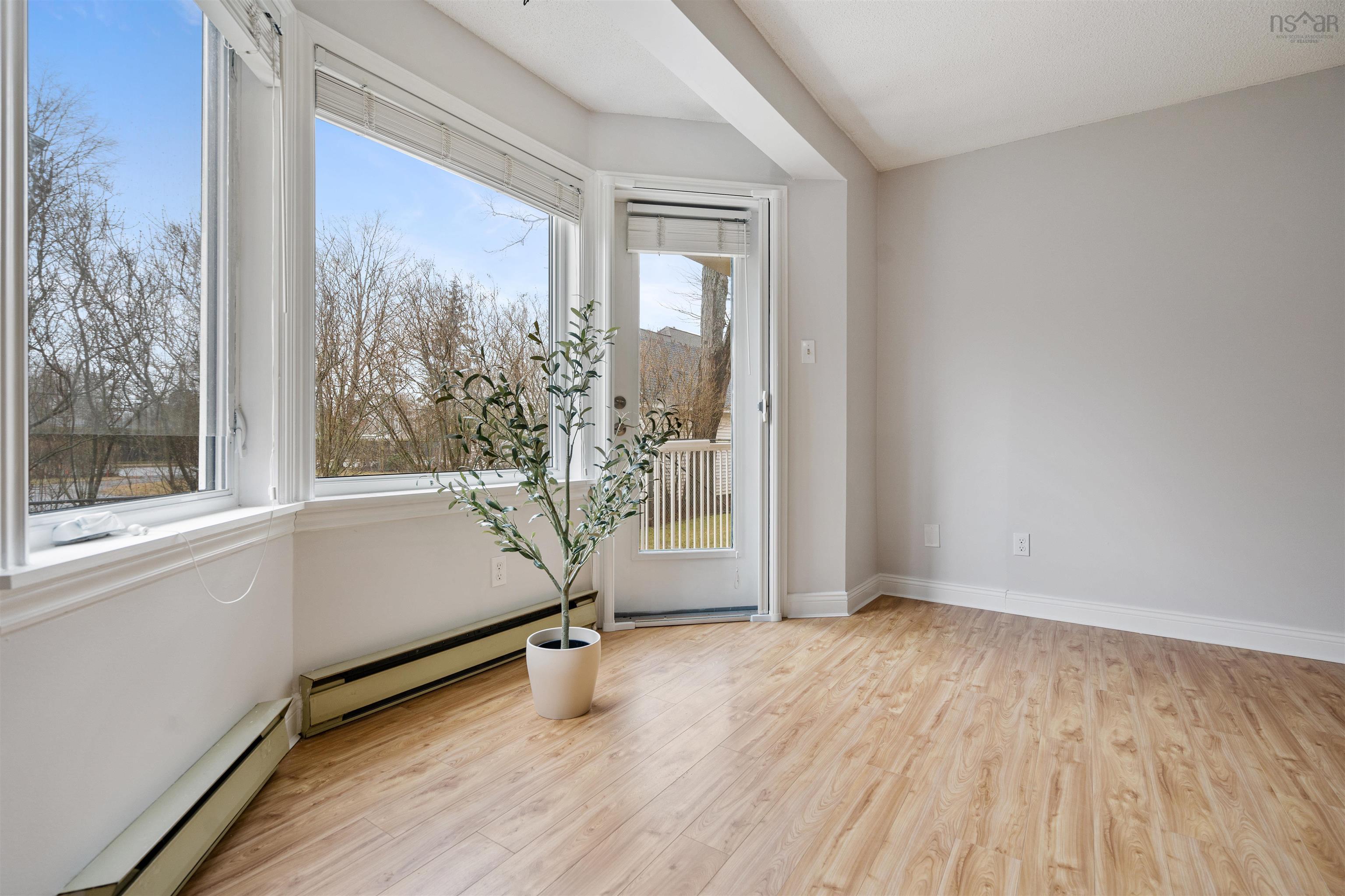 $289,900.00: 103 403 PRINCE Street, Truro