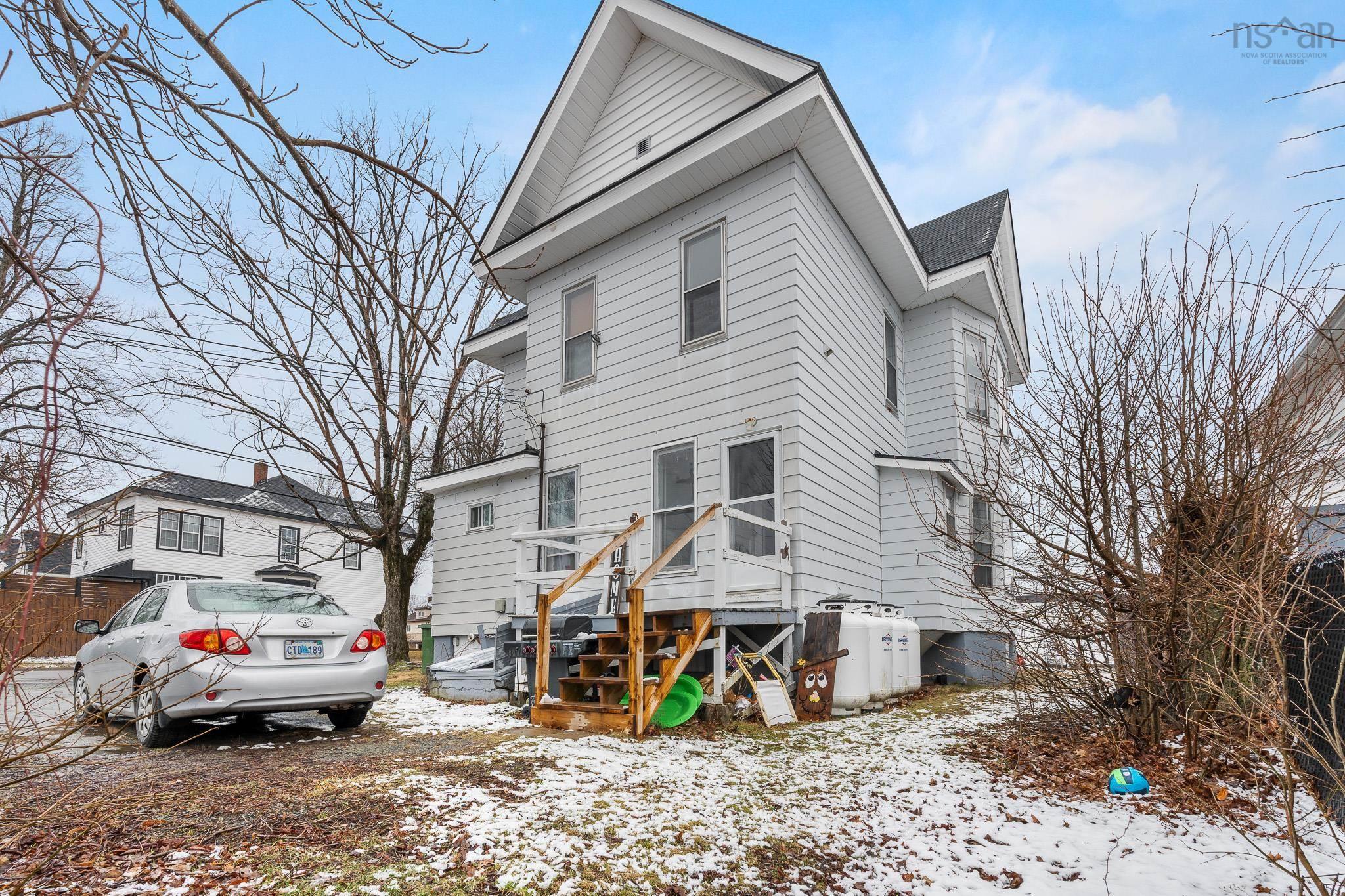 $319,000.00: 105 Park Street, Stellarton
