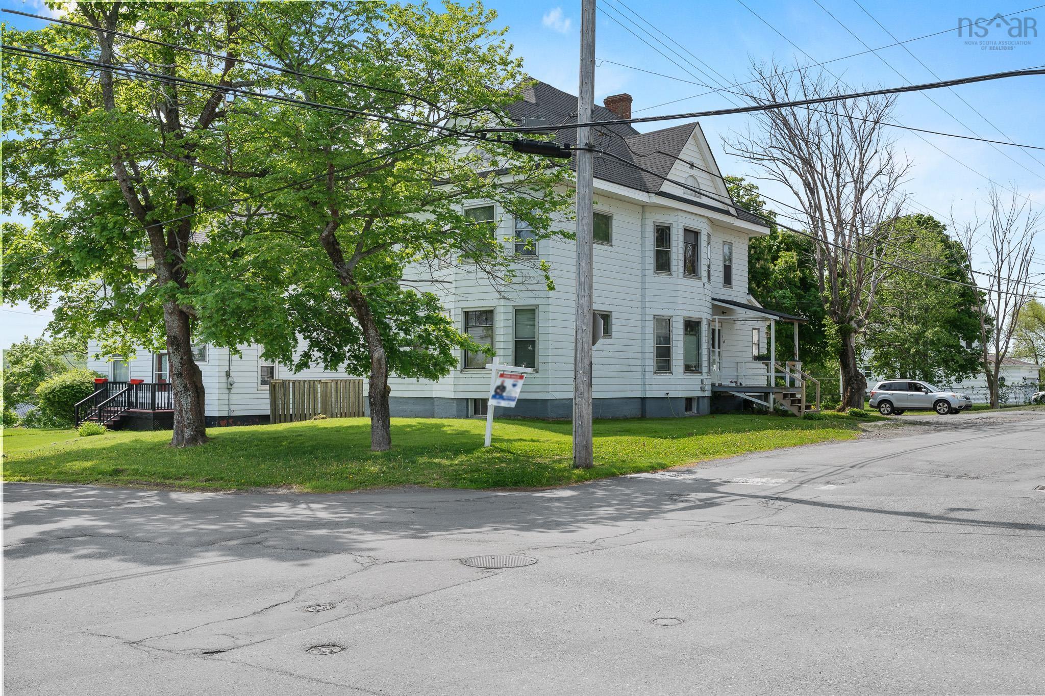 $319,000.00: 105 Park Street, Stellarton