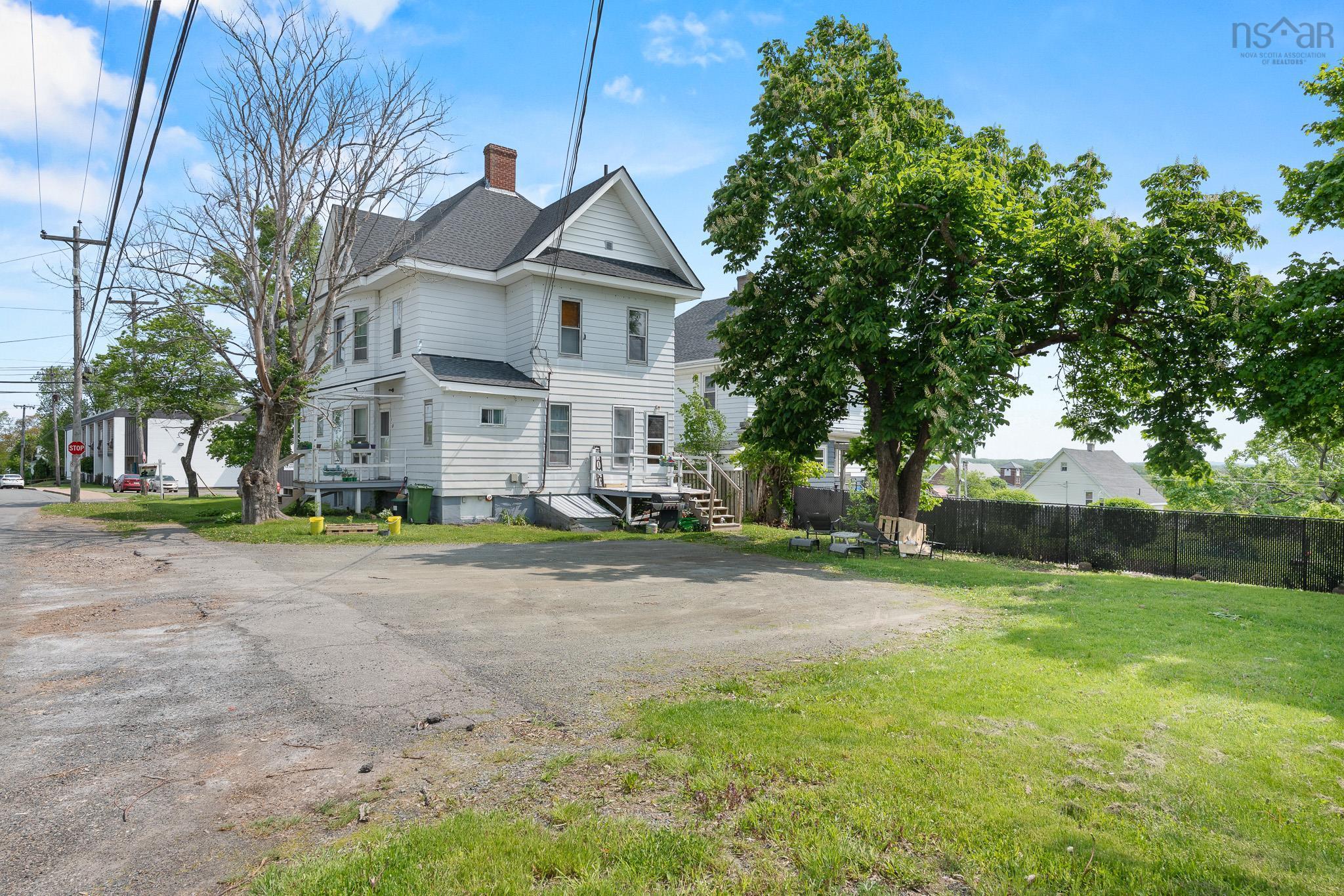 $319,000.00: 105 Park Street, Stellarton