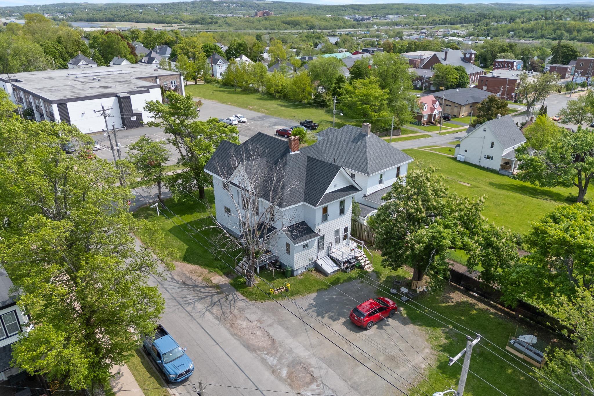 $319,000.00: 105 Park Street, Stellarton