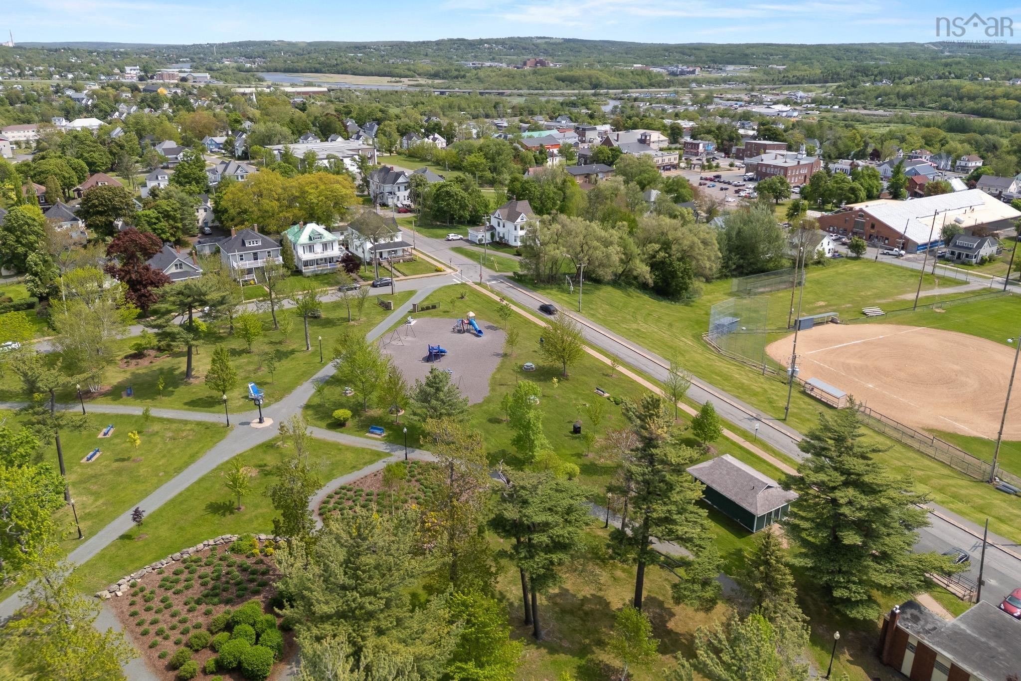 $319,000.00: 105 Park Street, Stellarton