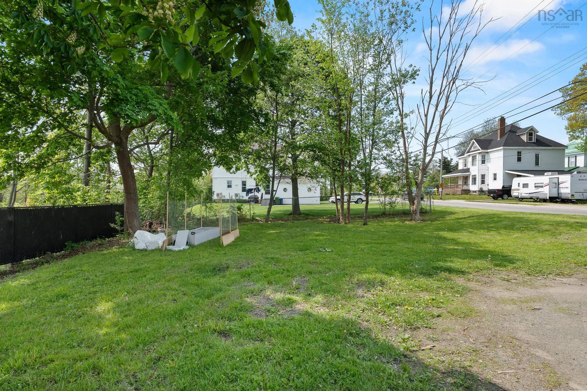 $319,000.00: 105 Park Street, Stellarton
