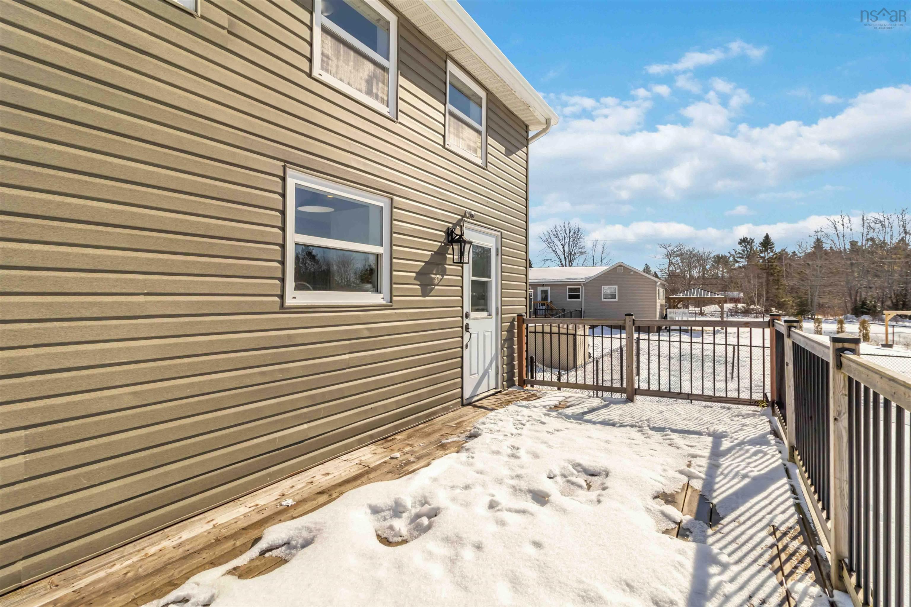 $489,900.00: 2696 Sackville Drive, Upper Sackville
