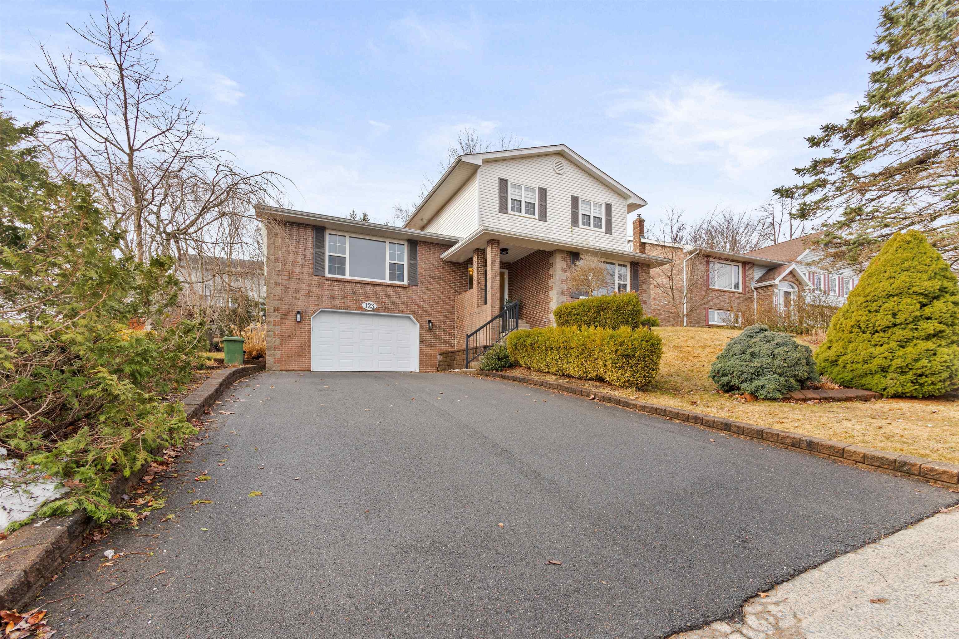 $685,000.00: 123 Crestwood Place, Colby Village