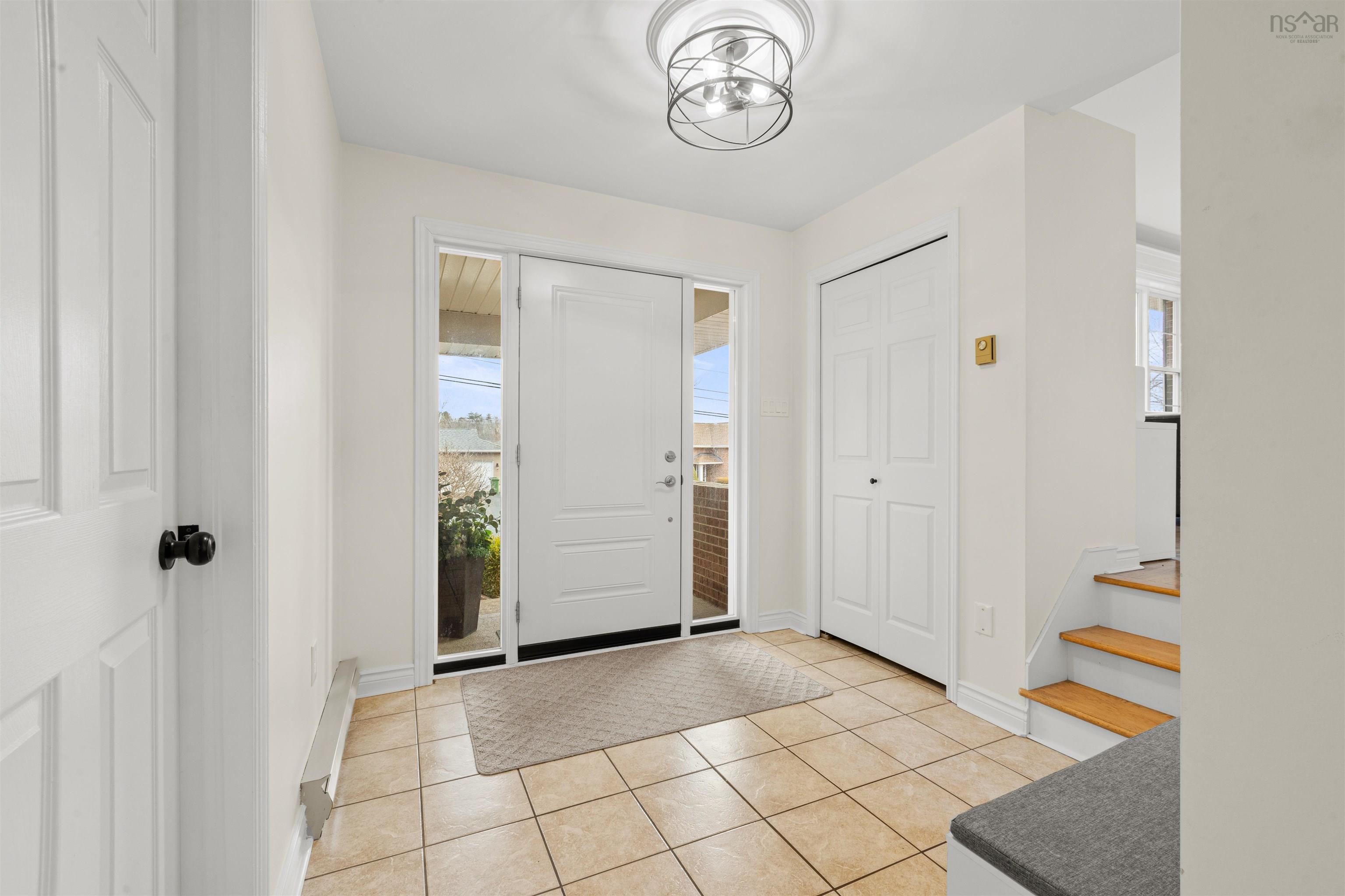 $685,000.00: 123 Crestwood Place, Colby Village