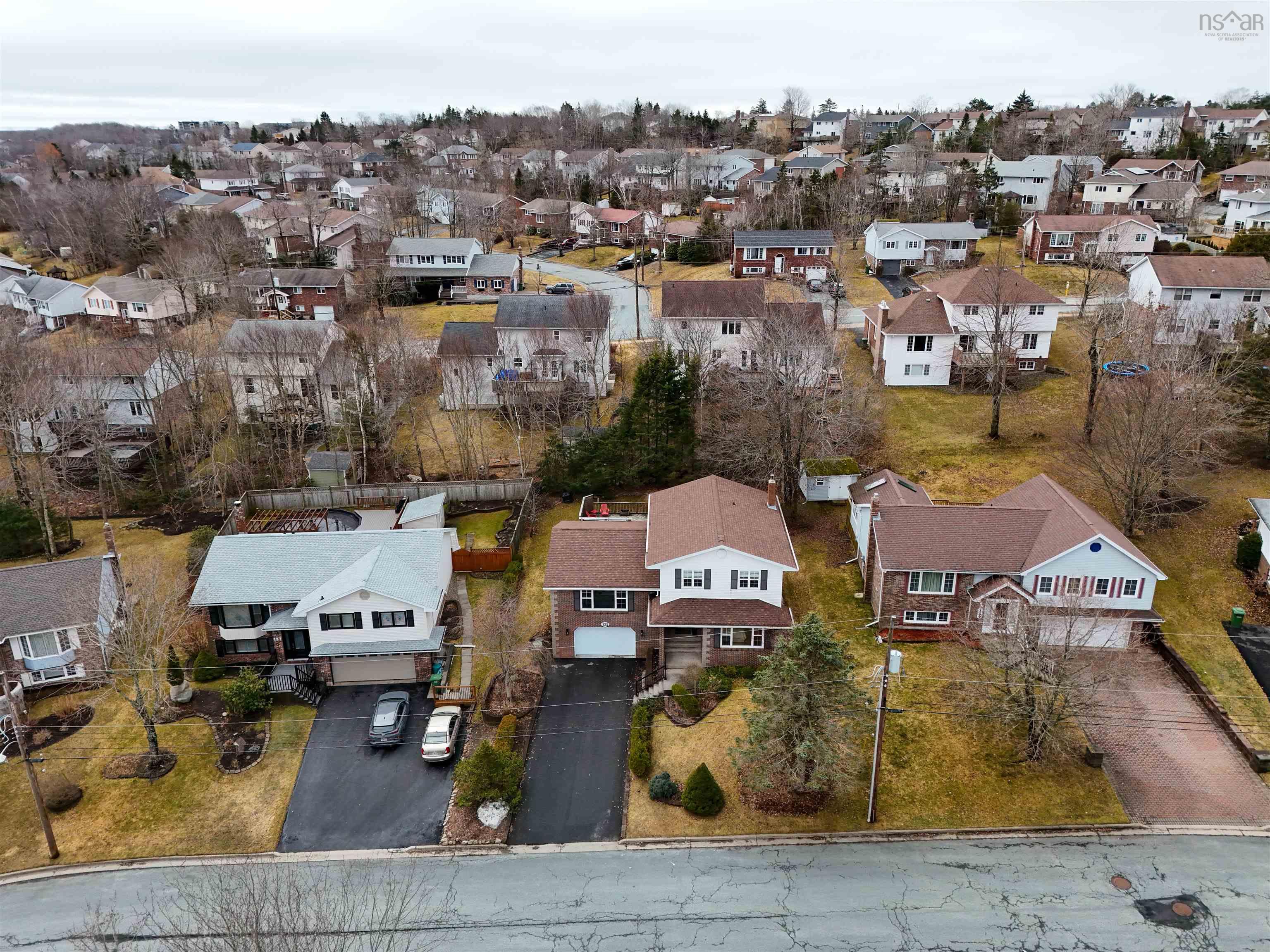 $685,000.00: 123 Crestwood Place, Colby Village