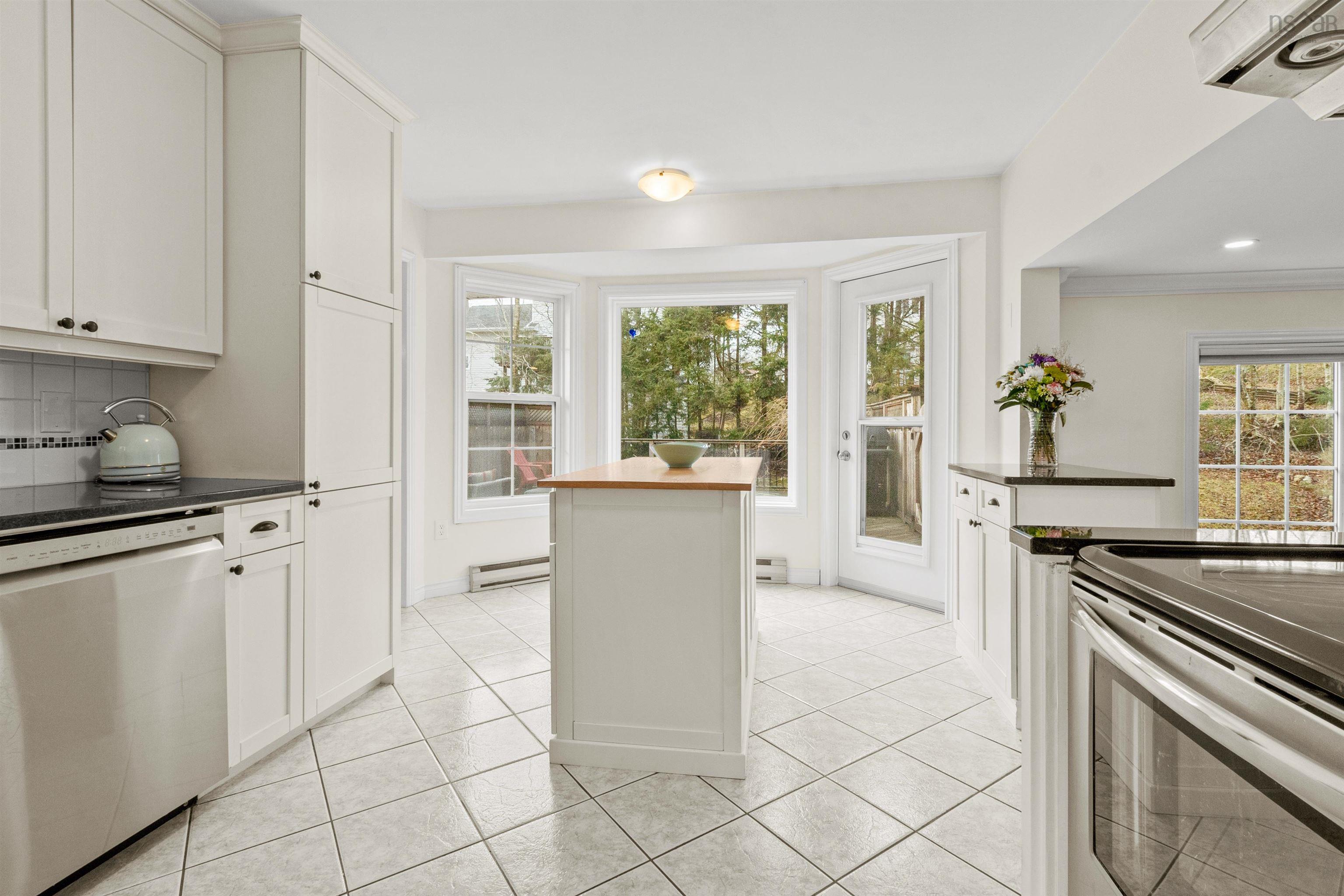 $685,000.00: 123 Crestwood Place, Colby Village