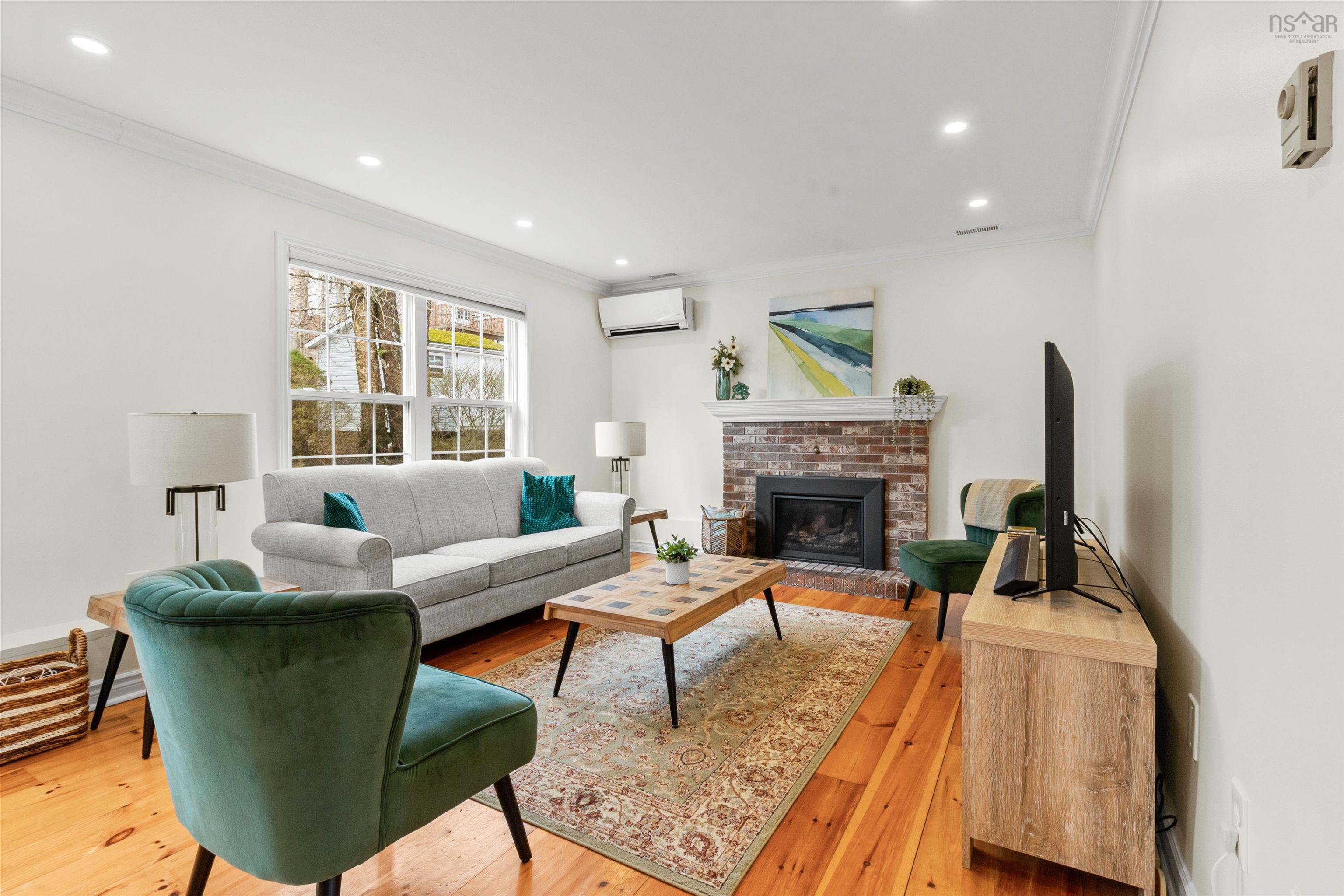 $685,000.00: 123 Crestwood Place, Colby Village