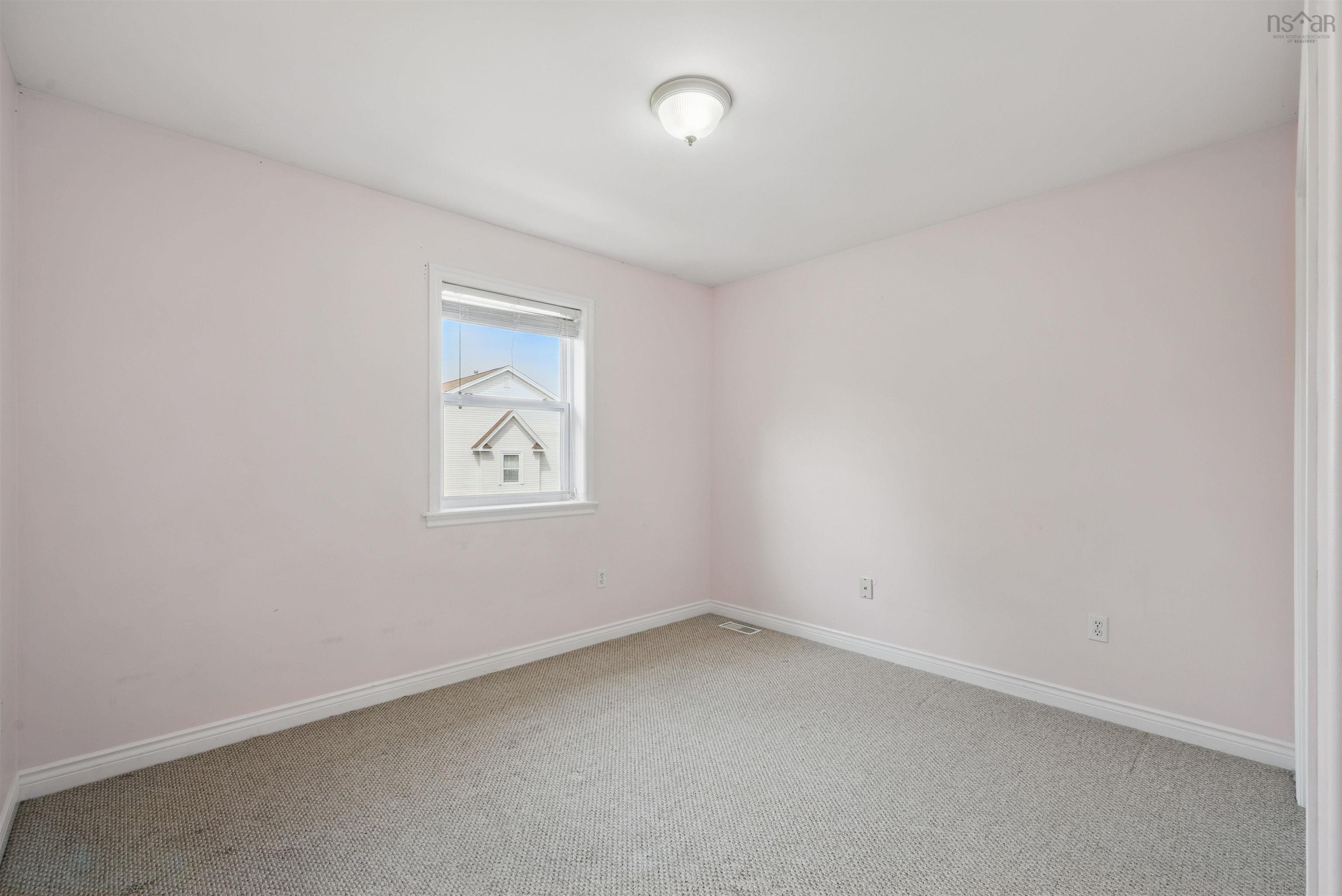 $679,900.00: 17 Roxham Close, Halifax