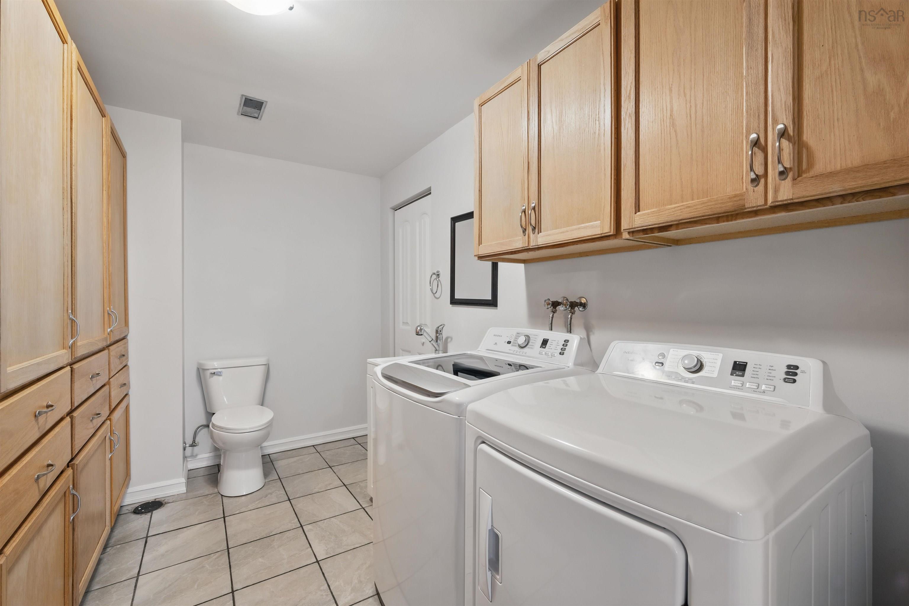 $679,900.00: 17 Roxham Close, Halifax