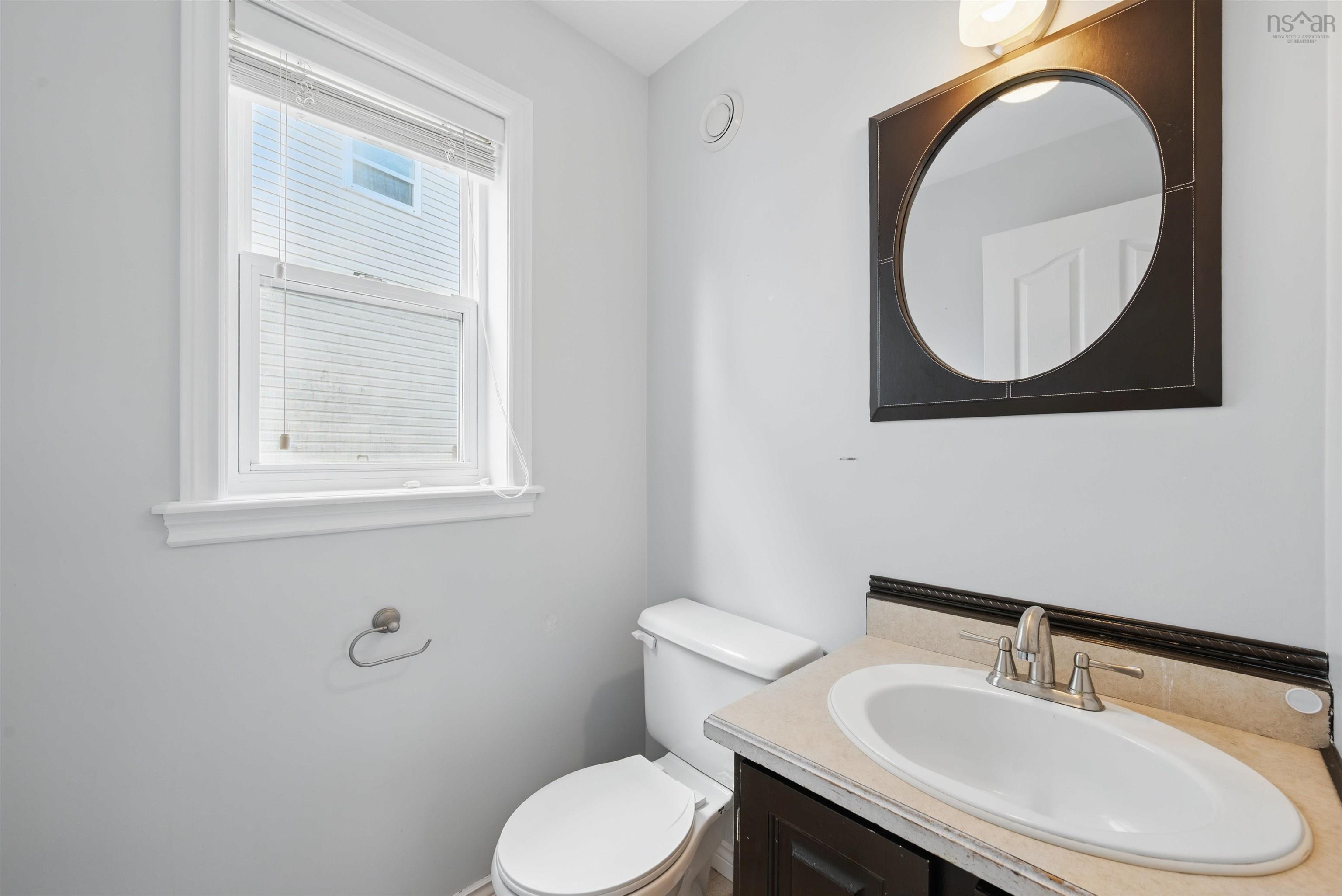 $679,900.00: 17 Roxham Close, Halifax