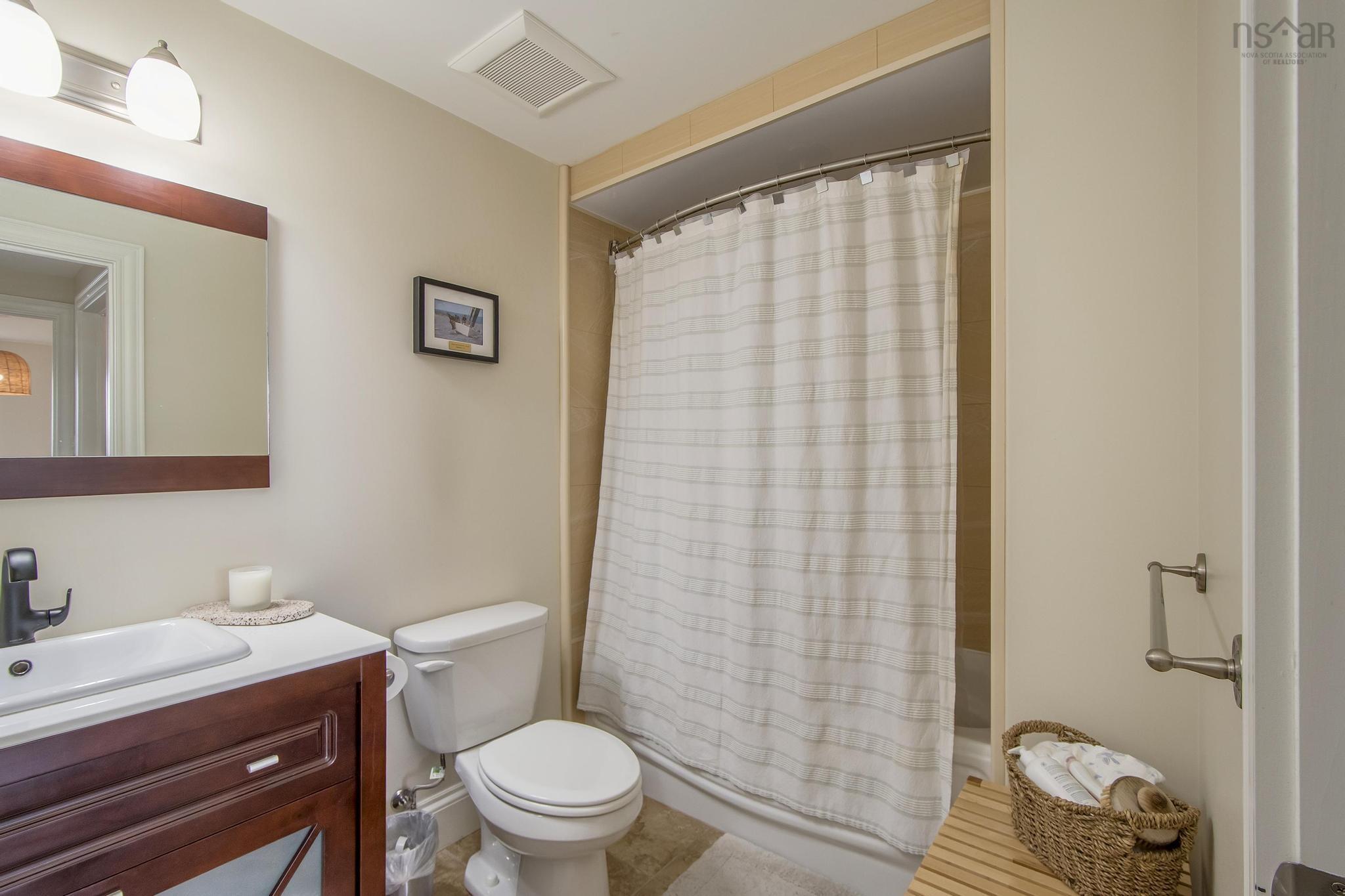 $514,900.00: 700 200 Crown Drive, Halifax