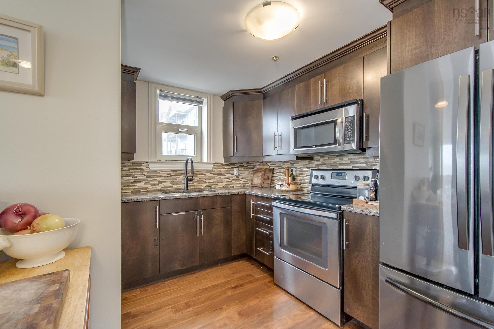 $514,900.00: 700 200 Crown Drive, Halifax