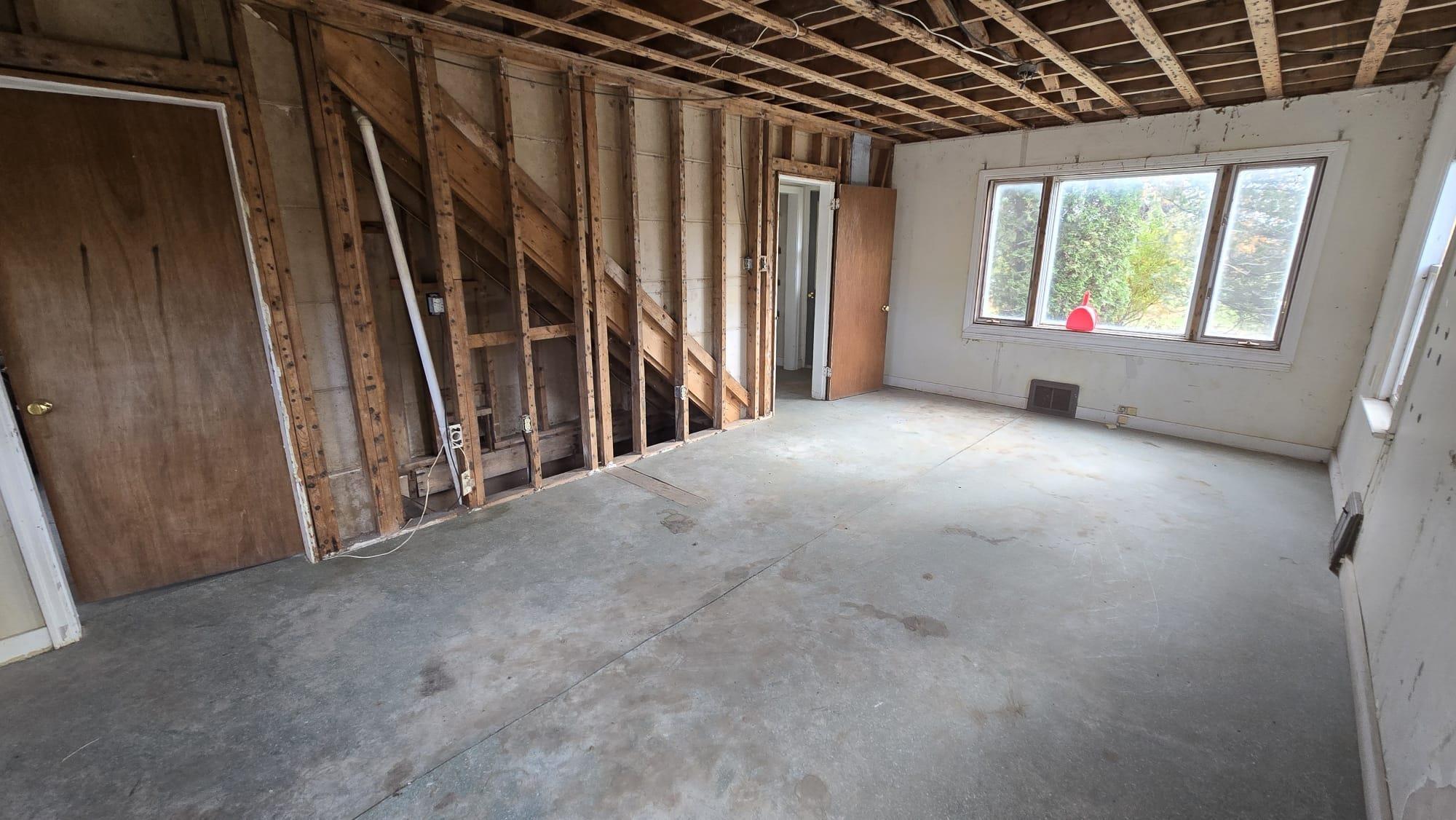 $142,000.00: 9136 Highway 224, Greenwood