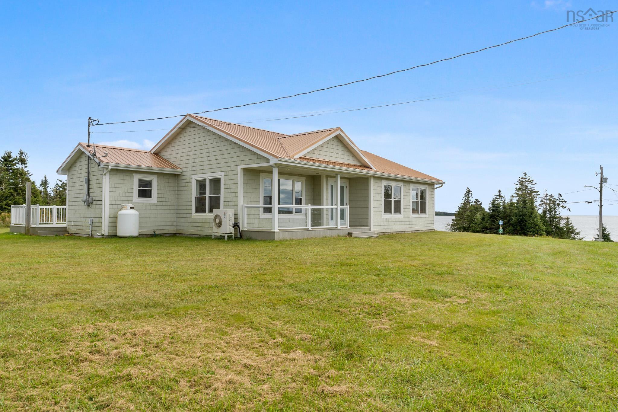 $425,000.00: 187 East Side Bickerton Road, Port Bickerton