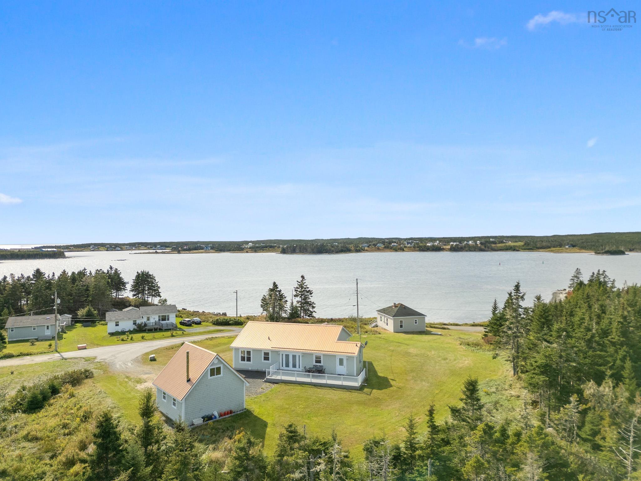 $425,000.00: 187 East Side Bickerton Road, Port Bickerton