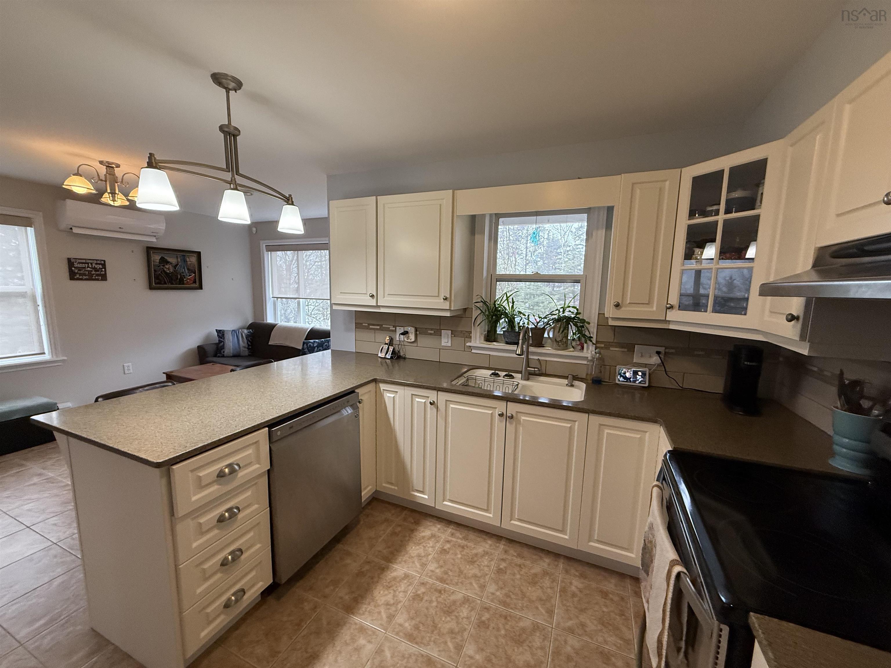 $569,900.00: 49 Woodhaven Close, Dartmouth