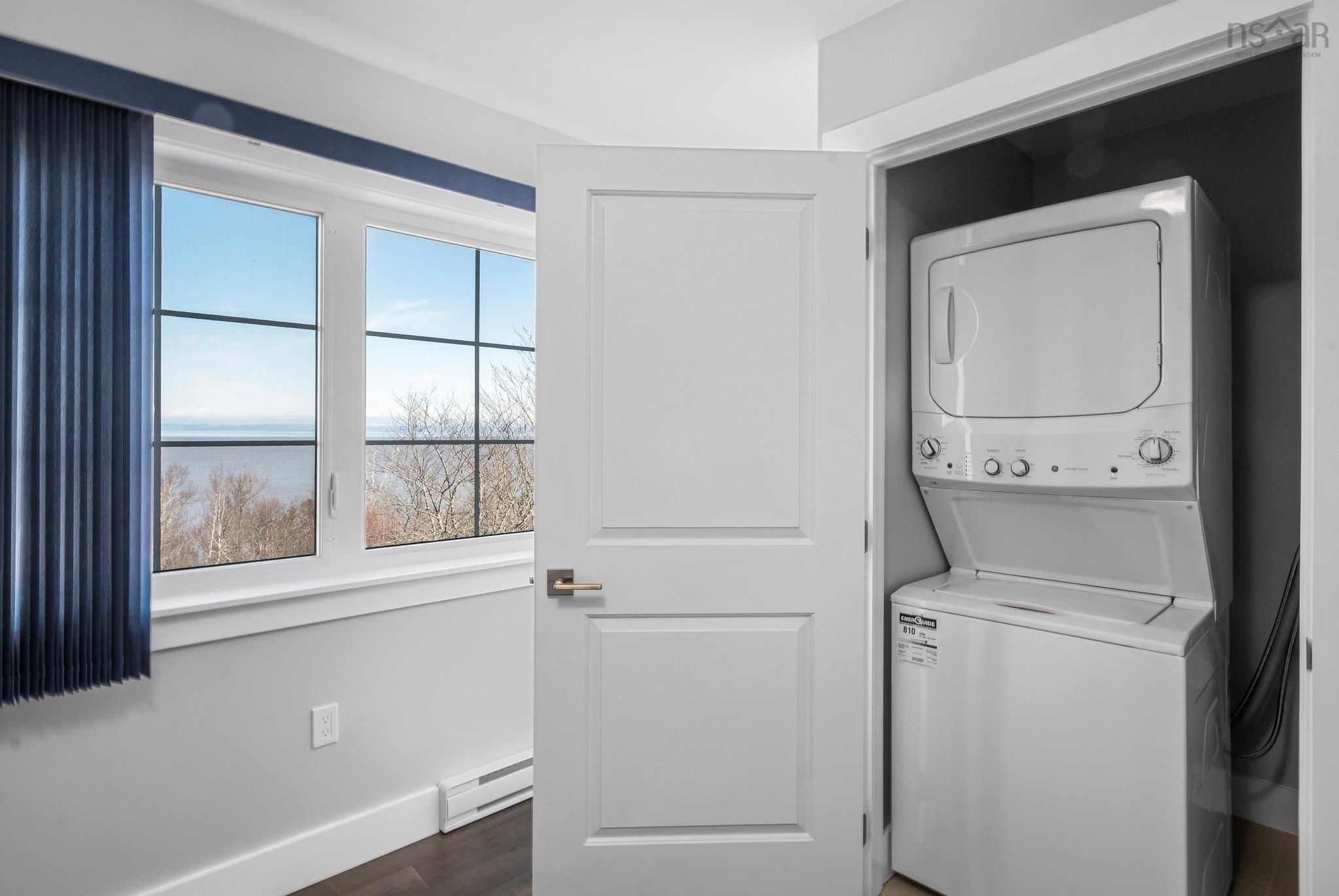 $499,000.00: 194 Cambridge Lane, Cambridge