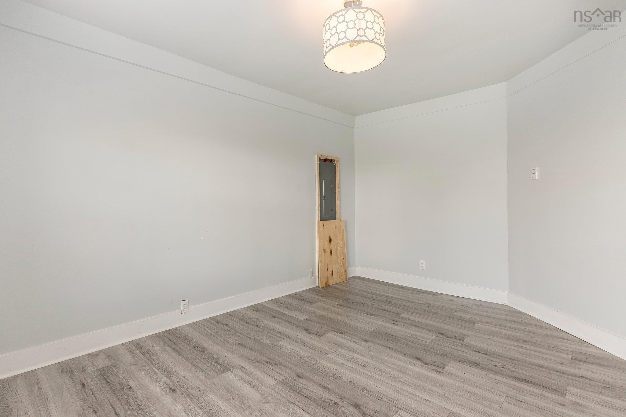 $295,000.00: 66 Oak Street, Trenton