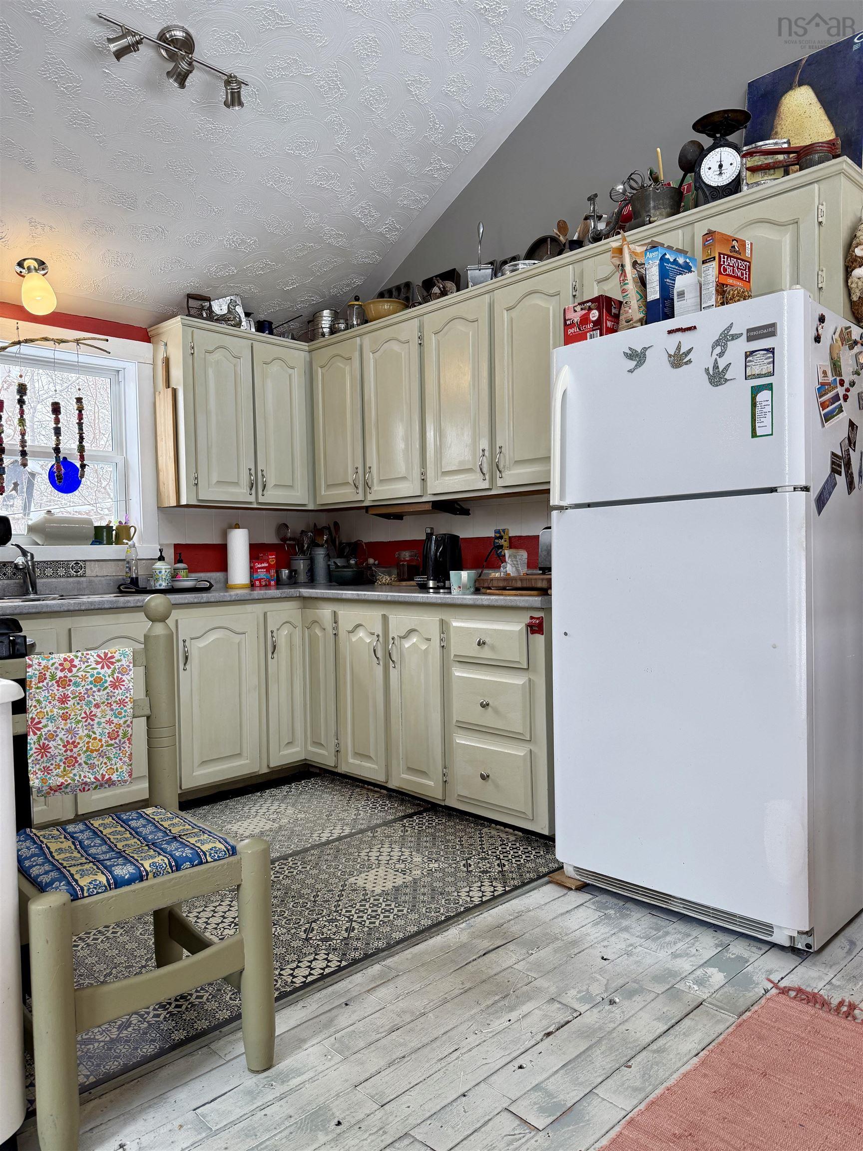 $375,000.00: 2539 3 Highway, Allendale