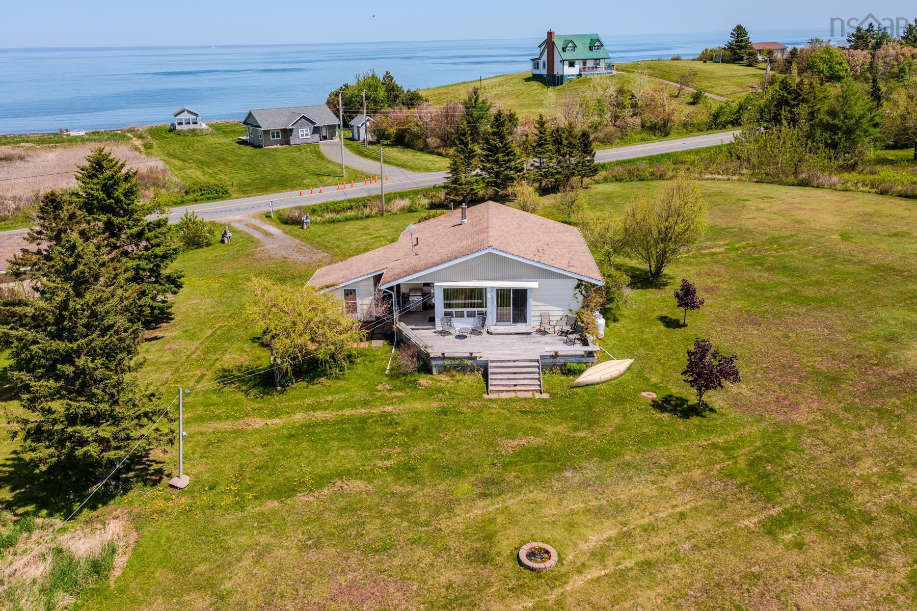 $389,900.00: 496 Caribou Island Road, Caribou Island