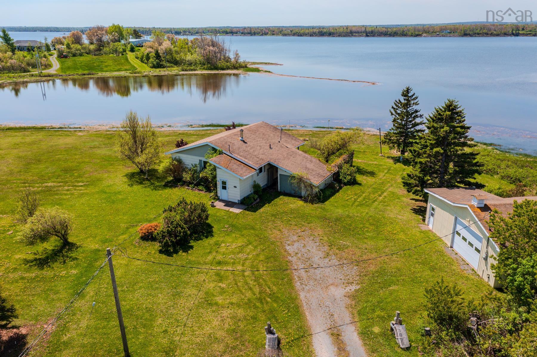 $389,900.00: 496 Caribou Island Road, Caribou Island