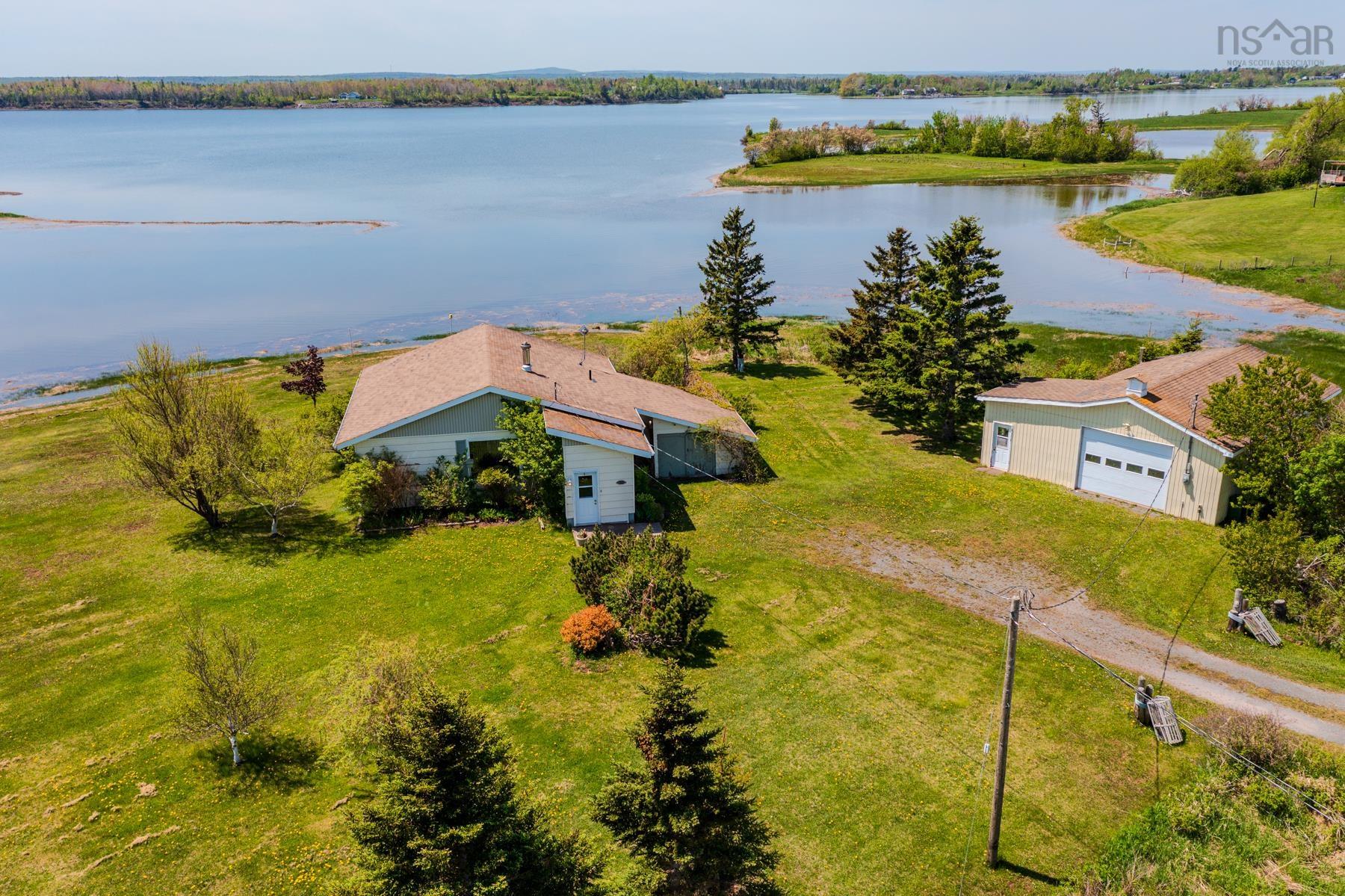 $389,900.00: 496 Caribou Island Road, Caribou Island