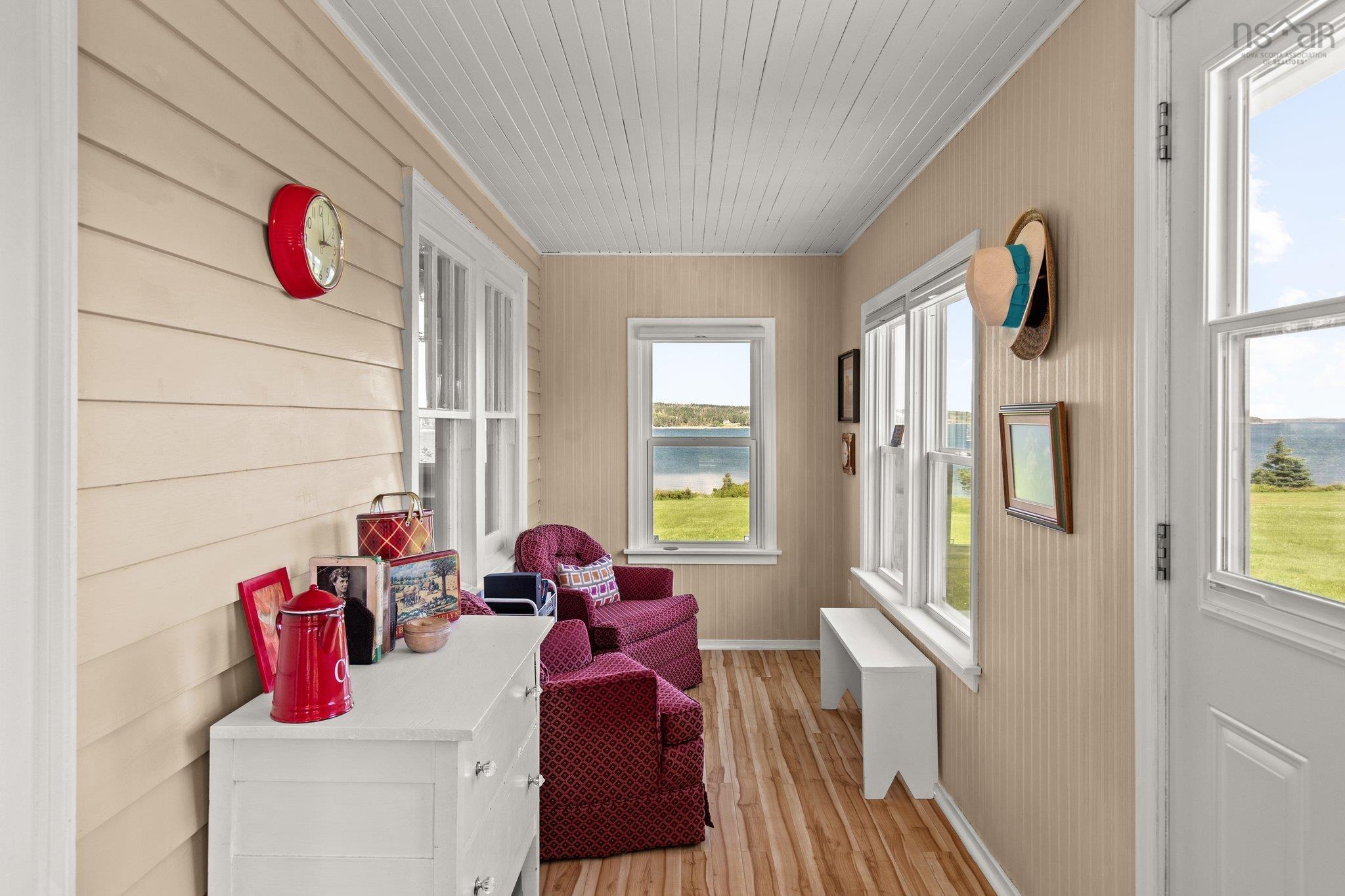 $547,000.00: 172 Lintlops Road, Murphy Cove