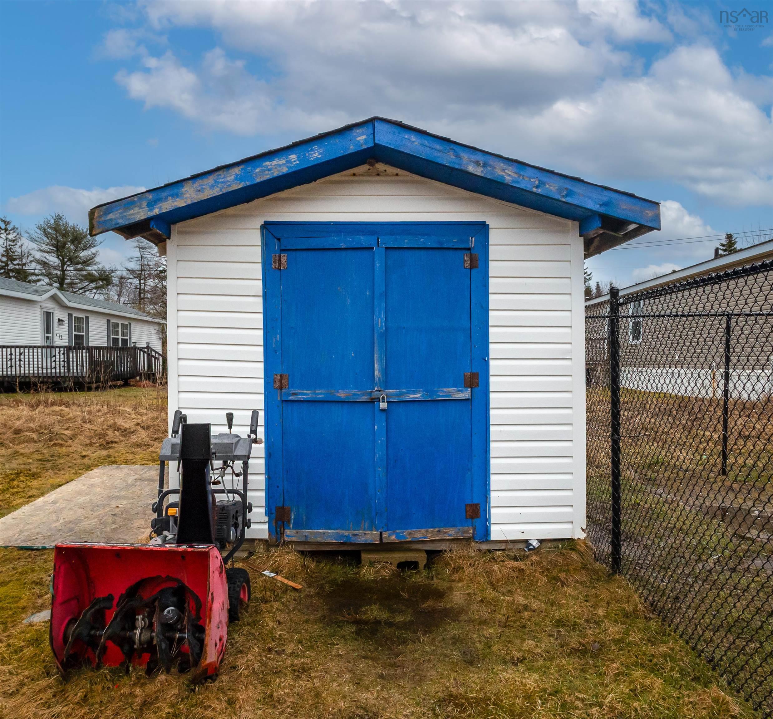 $109,900.00: 16 Whispering Pines Trailer Park Road, Mira Road