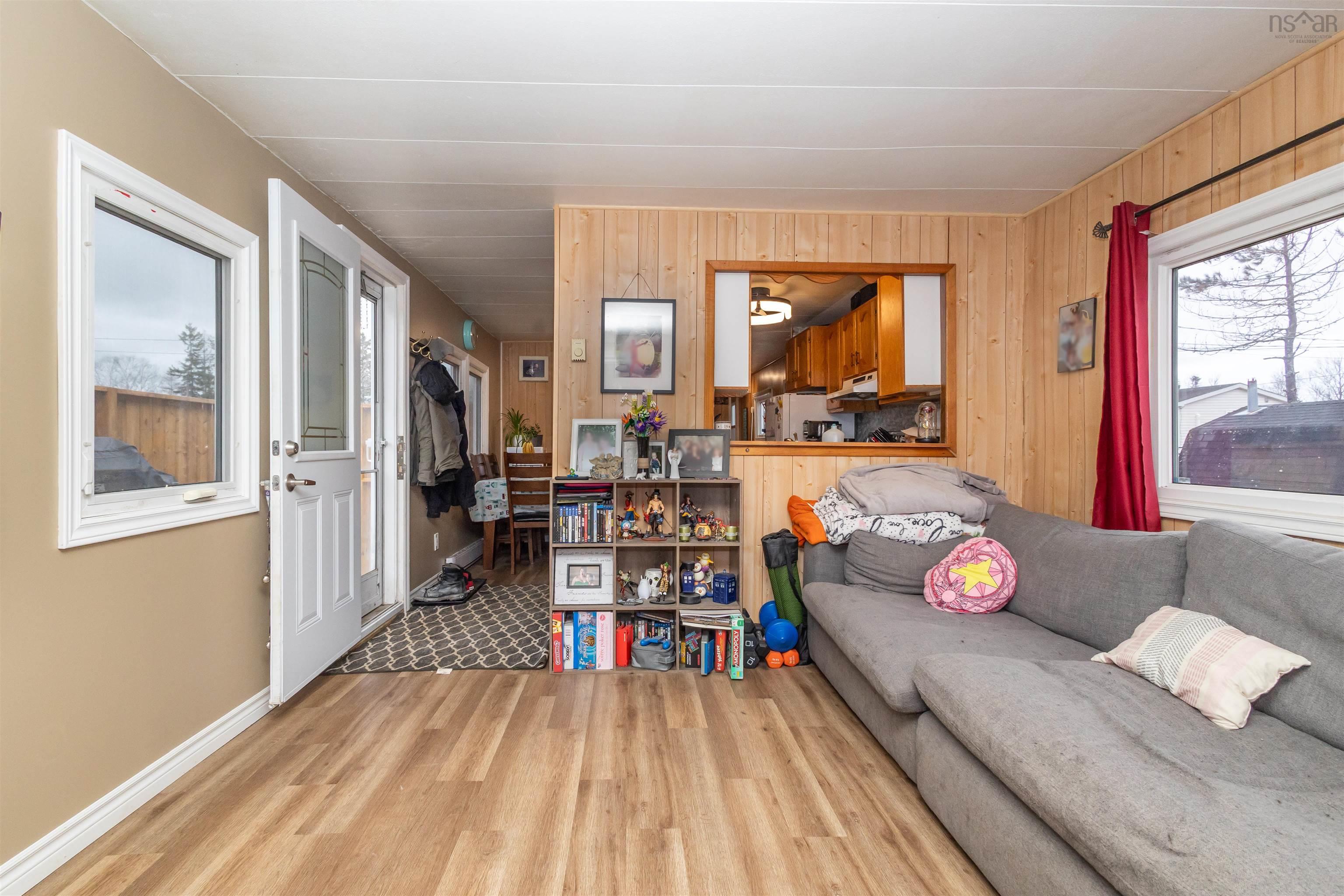 $109,900.00: 16 Whispering Pines Trailer Park Road, Mira Road