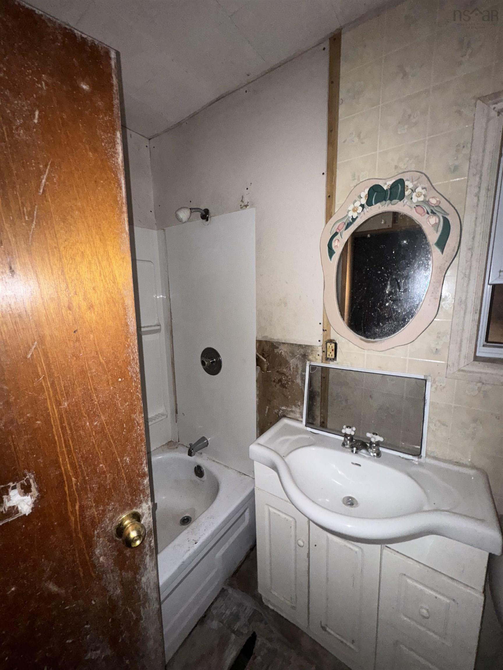$56,700.00: 46 Clyde Avenue, Sydney Mines
