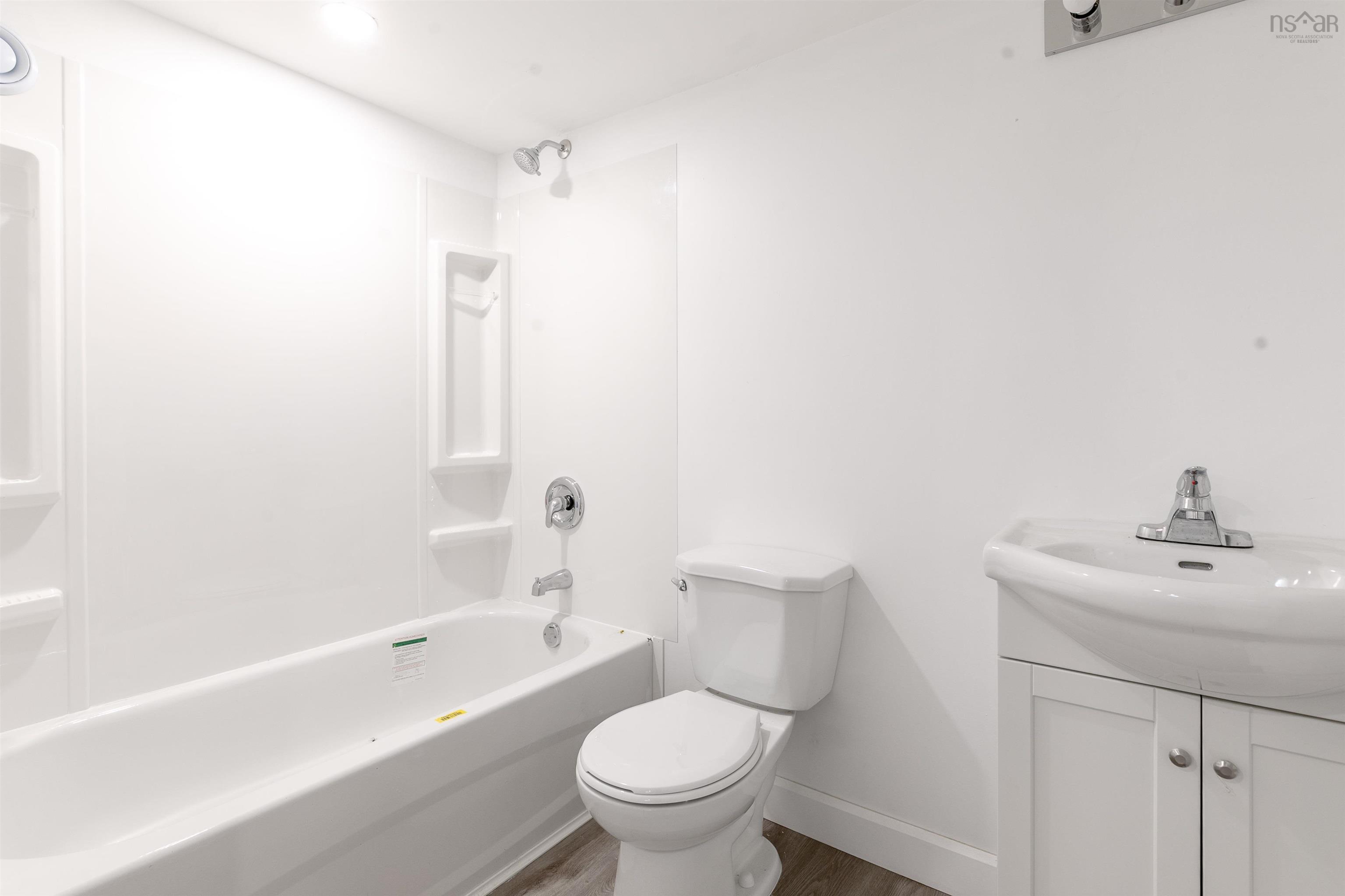 $549,900.00: 56 Woodland Avenue, Dartmouth
