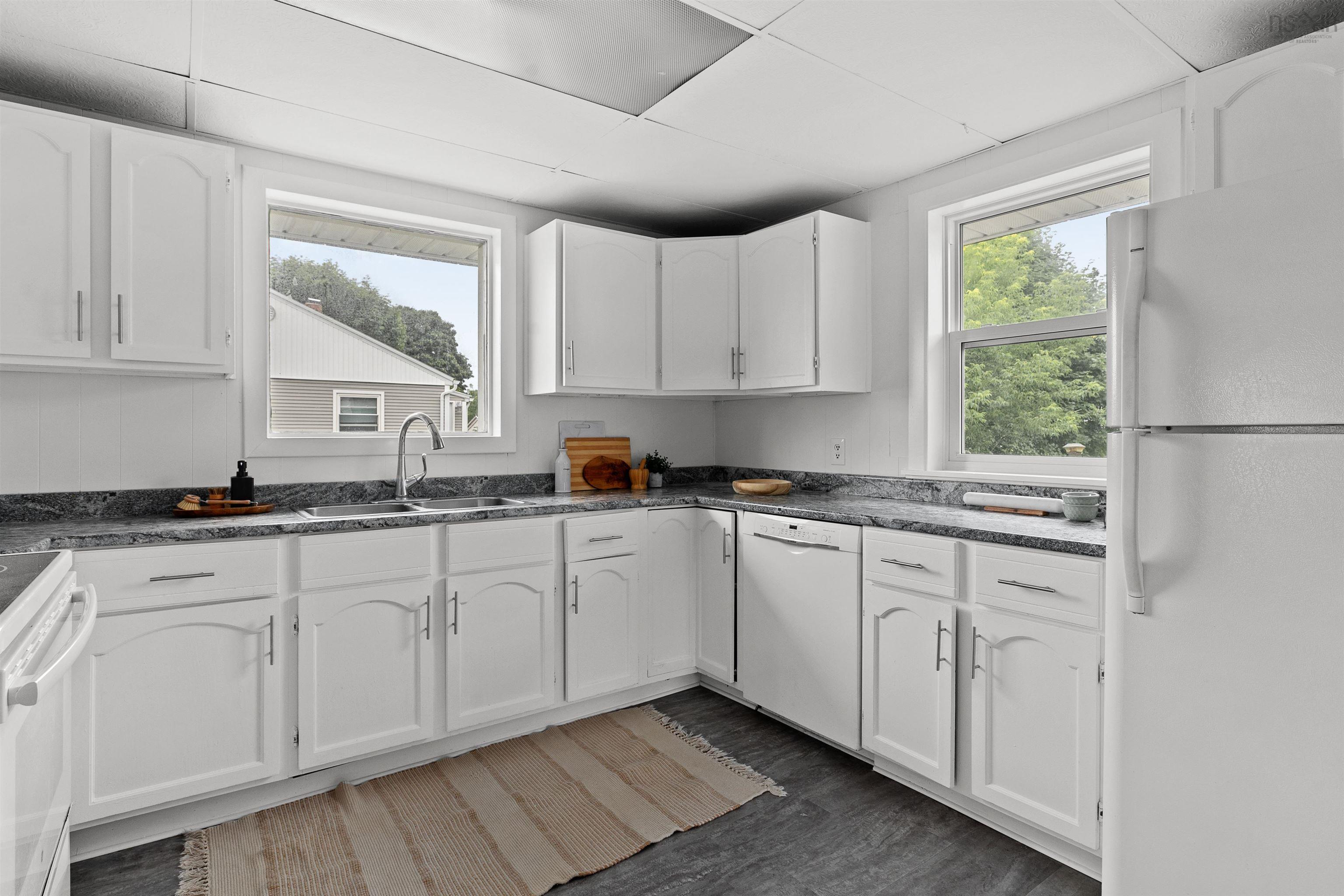 $549,900.00: 56 Woodland Avenue, Dartmouth