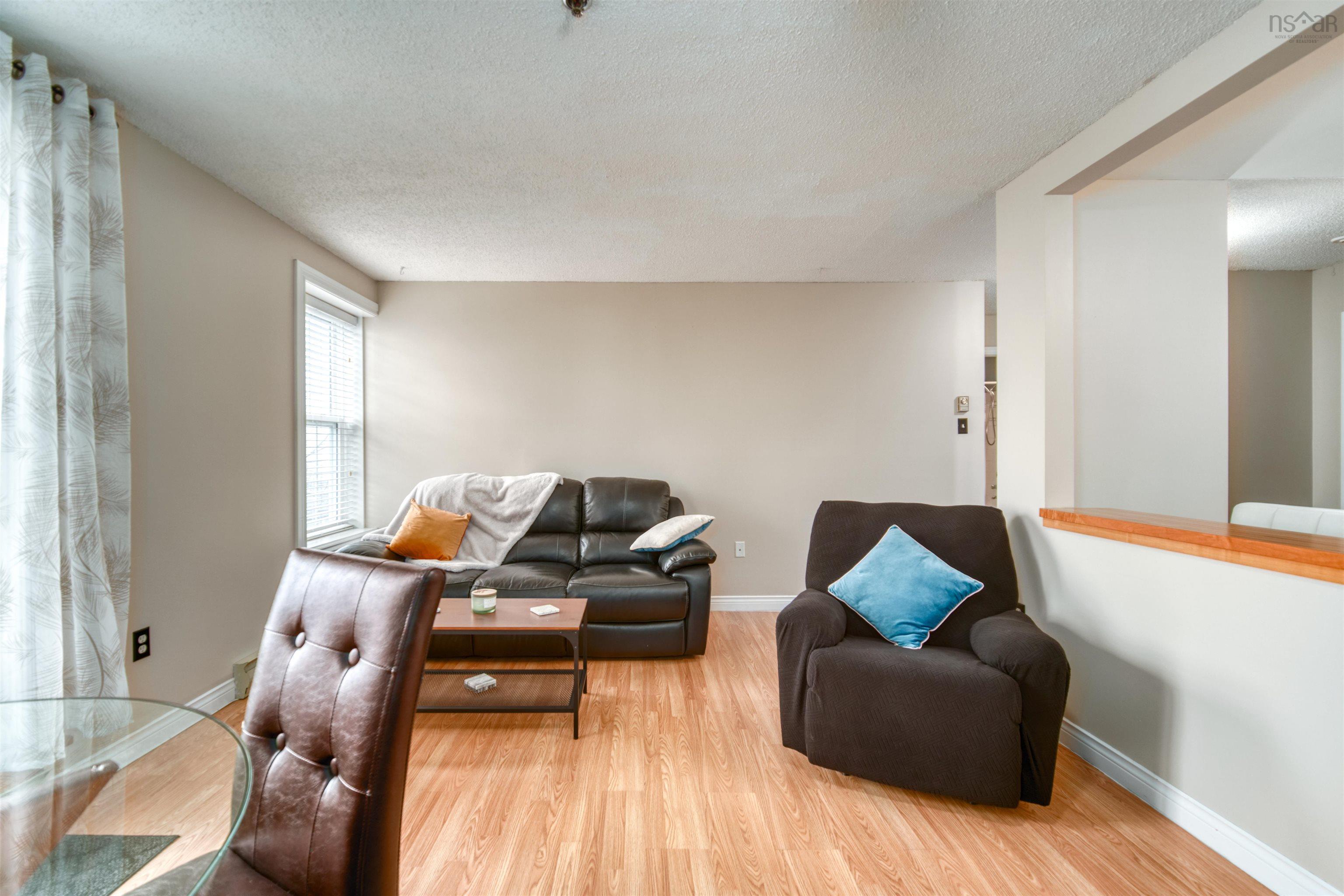 $249,000.00: 305 79 Collins Grove, Dartmouth