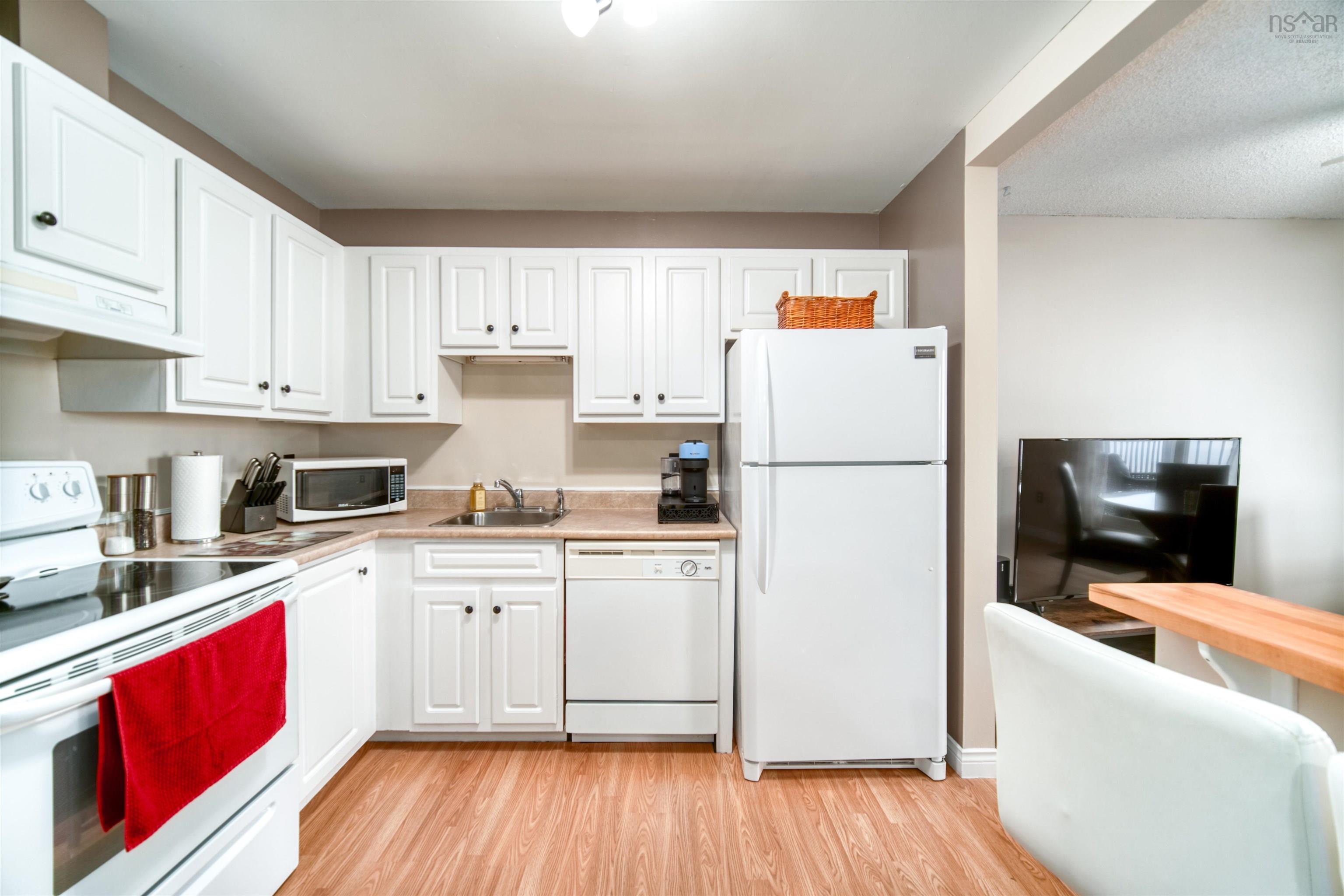 $249,000.00: 305 79 Collins Grove, Dartmouth