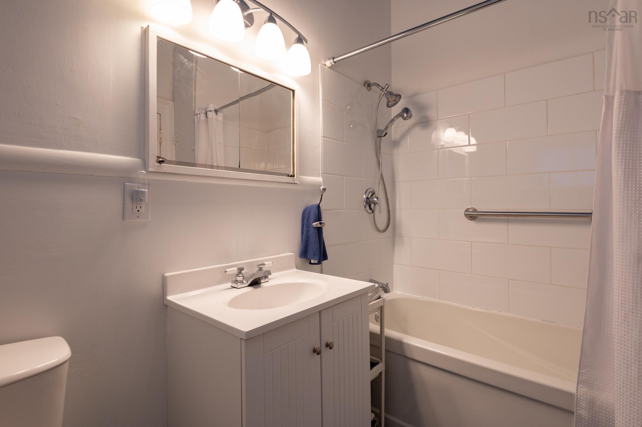 $739,000.00: 2650 Fuller Terrace, Halifax