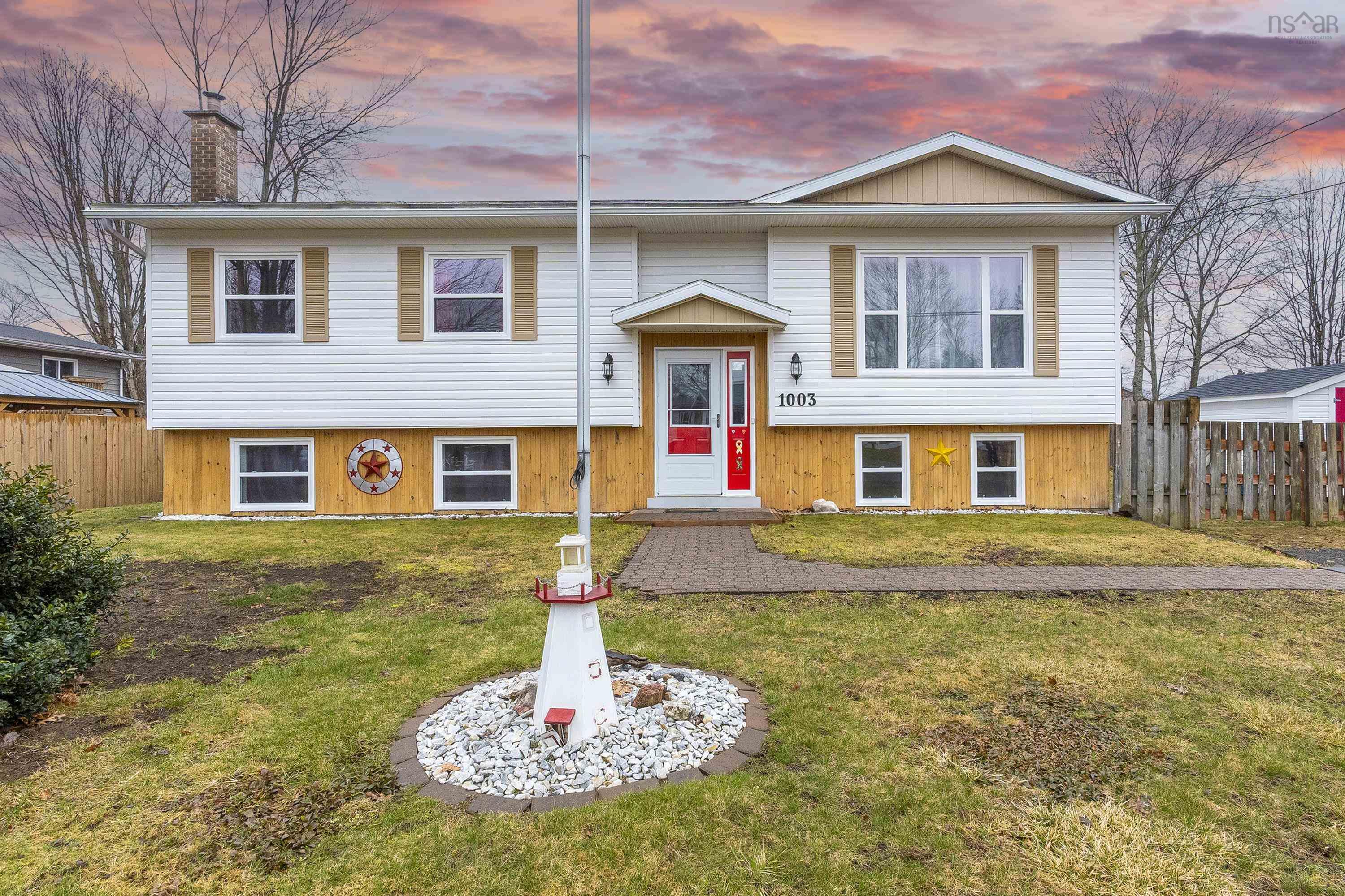 $519,900.00: 1003 Kenwood Avenue, Greenwood