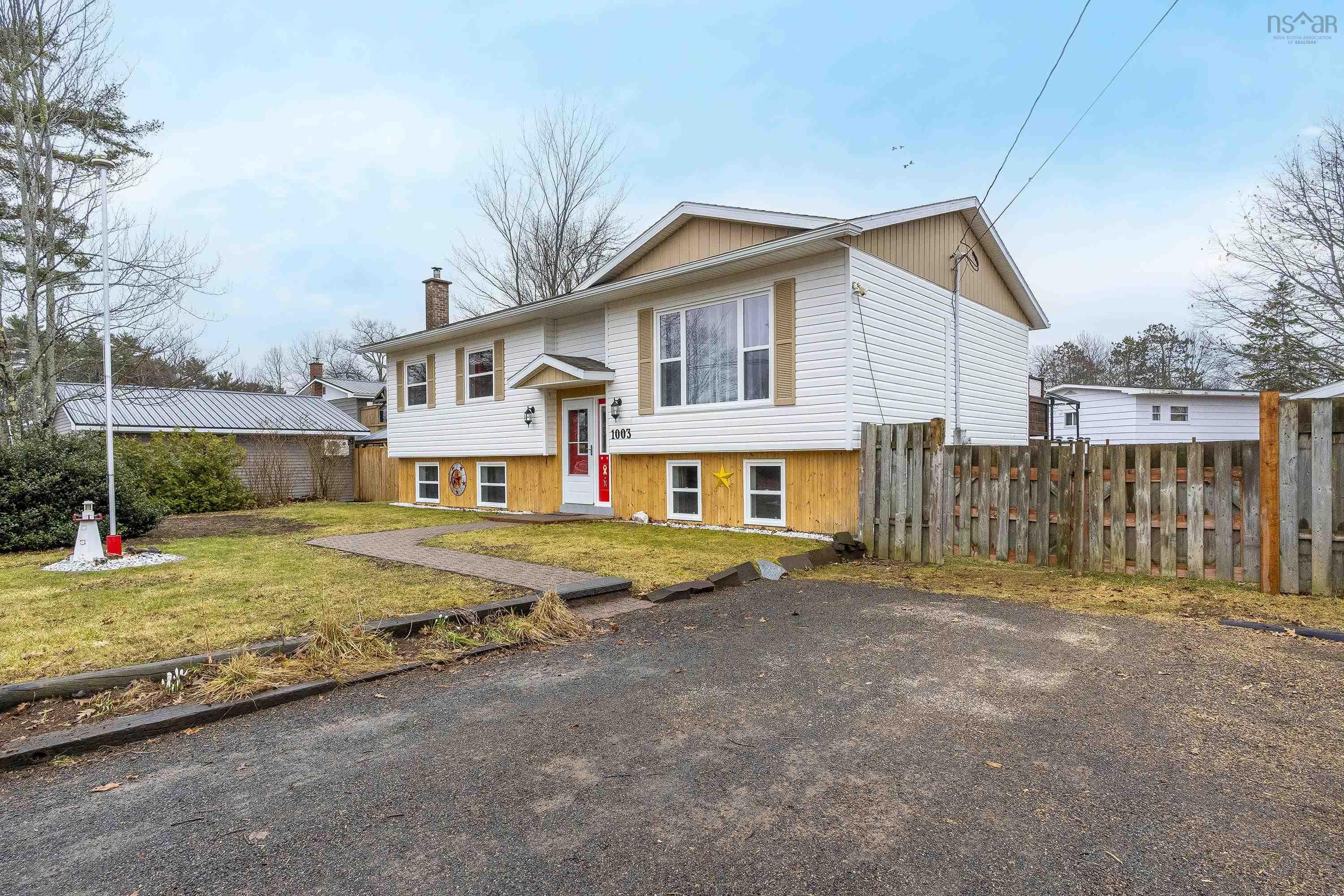 $519,900.00: 1003 Kenwood Avenue, Greenwood