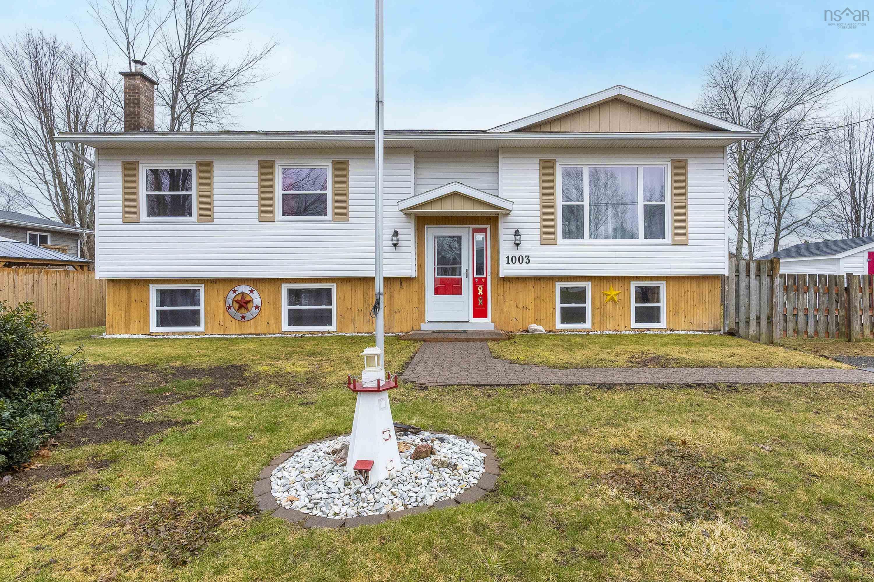 $519,900.00: 1003 Kenwood Avenue, Greenwood