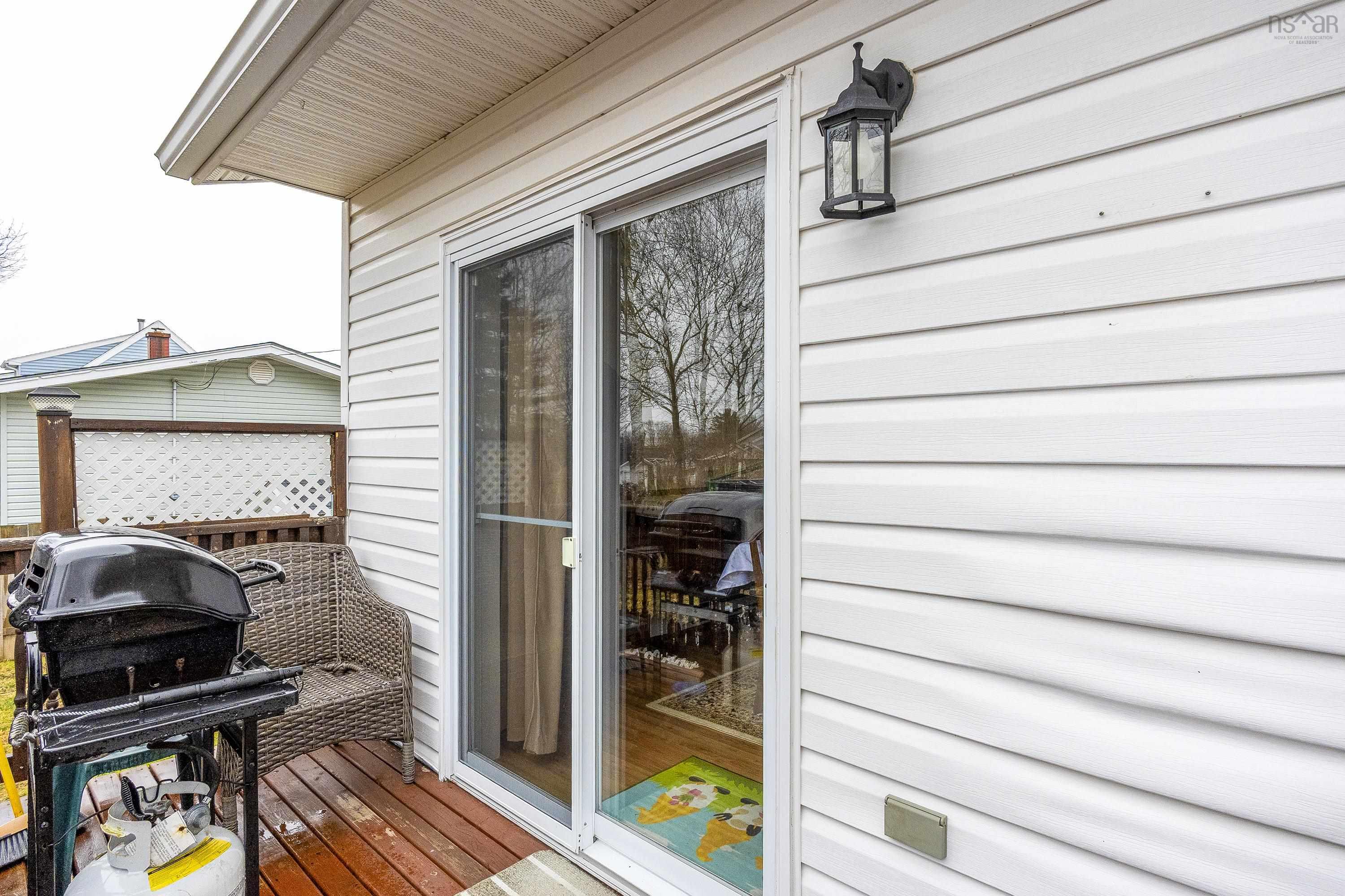 $519,900.00: 1003 Kenwood Avenue, Greenwood