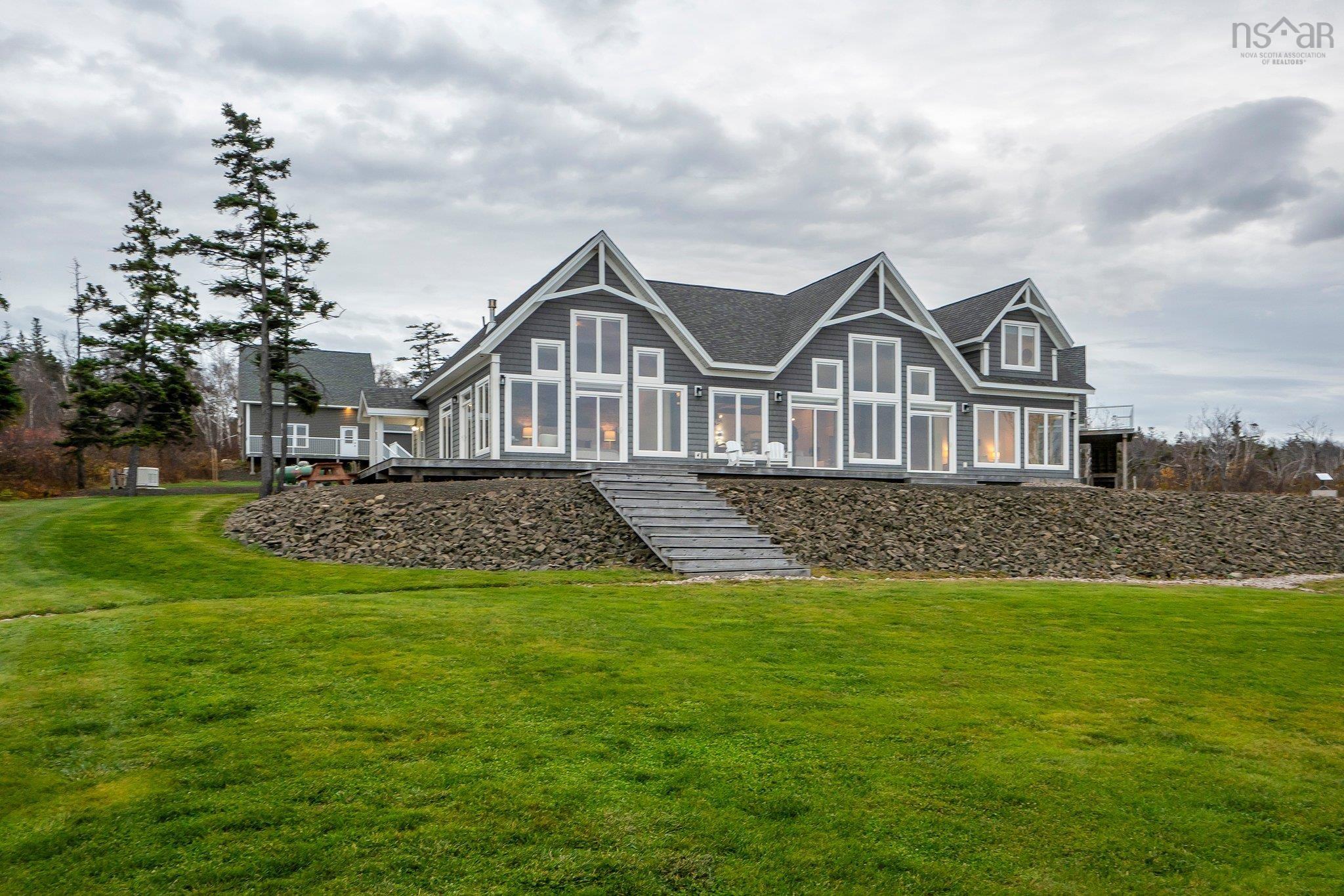 $1,995,000.00: 5199 Shore Road, Parkers Cove