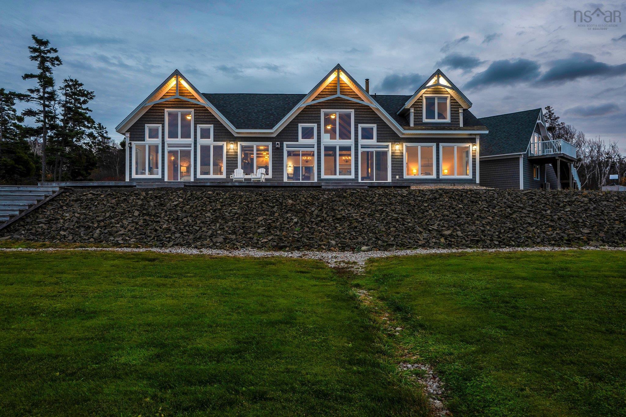 $1,995,000.00: 5199 Shore Road, Parkers Cove