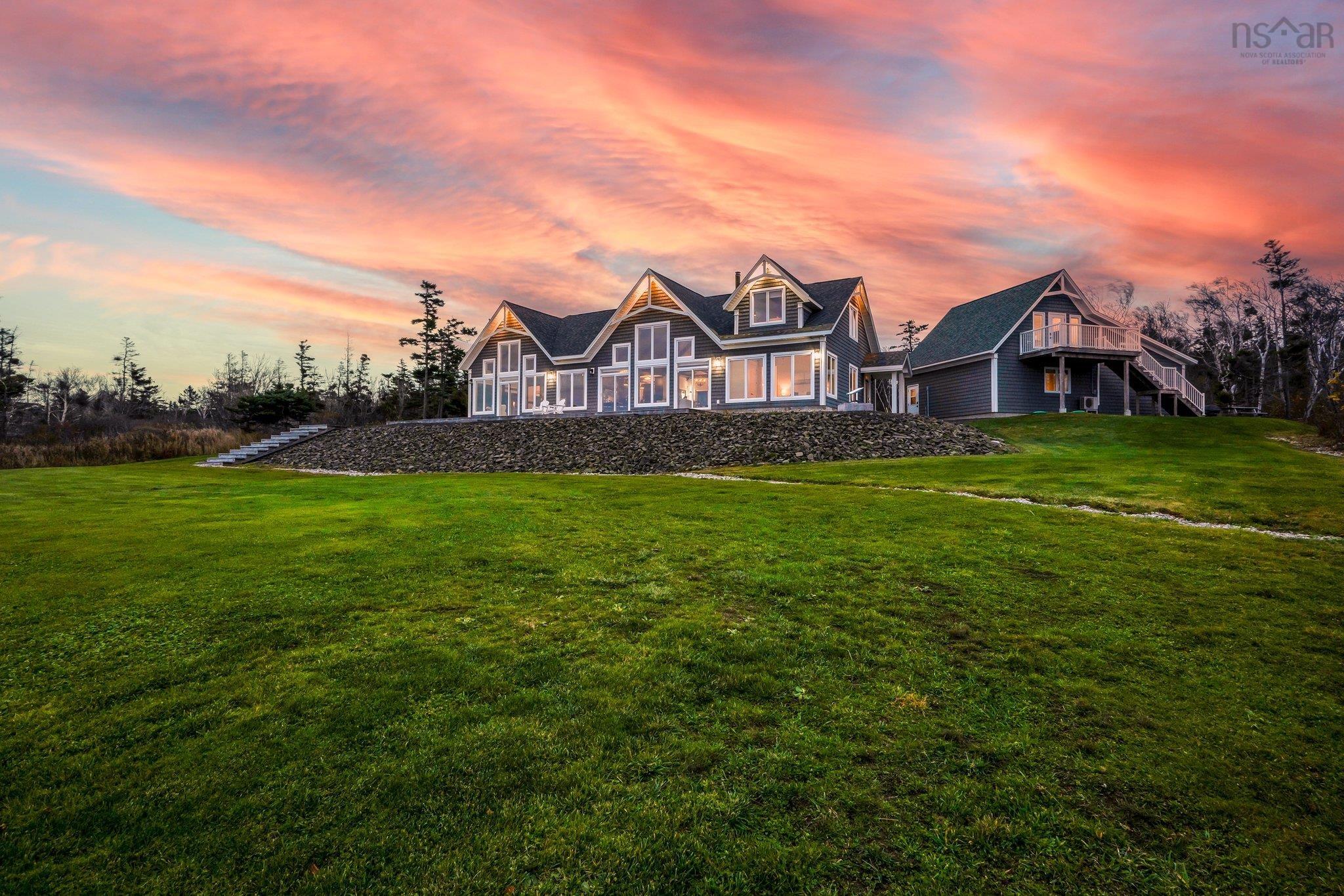 $1,995,000.00: 5199 Shore Road, Parkers Cove