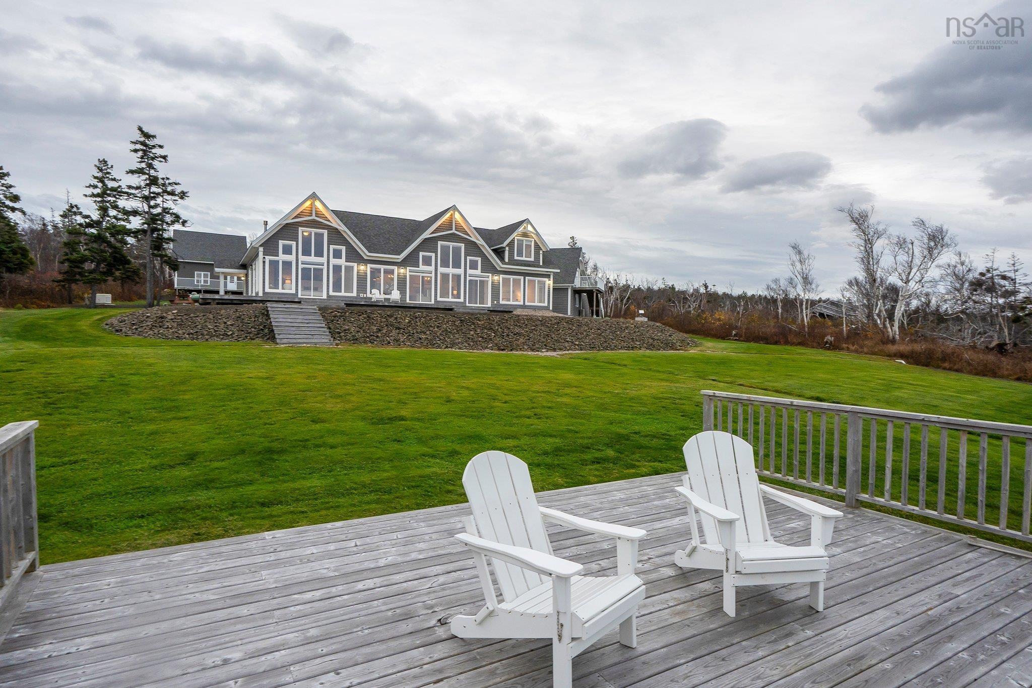 $1,995,000.00: 5199 Shore Road, Parkers Cove