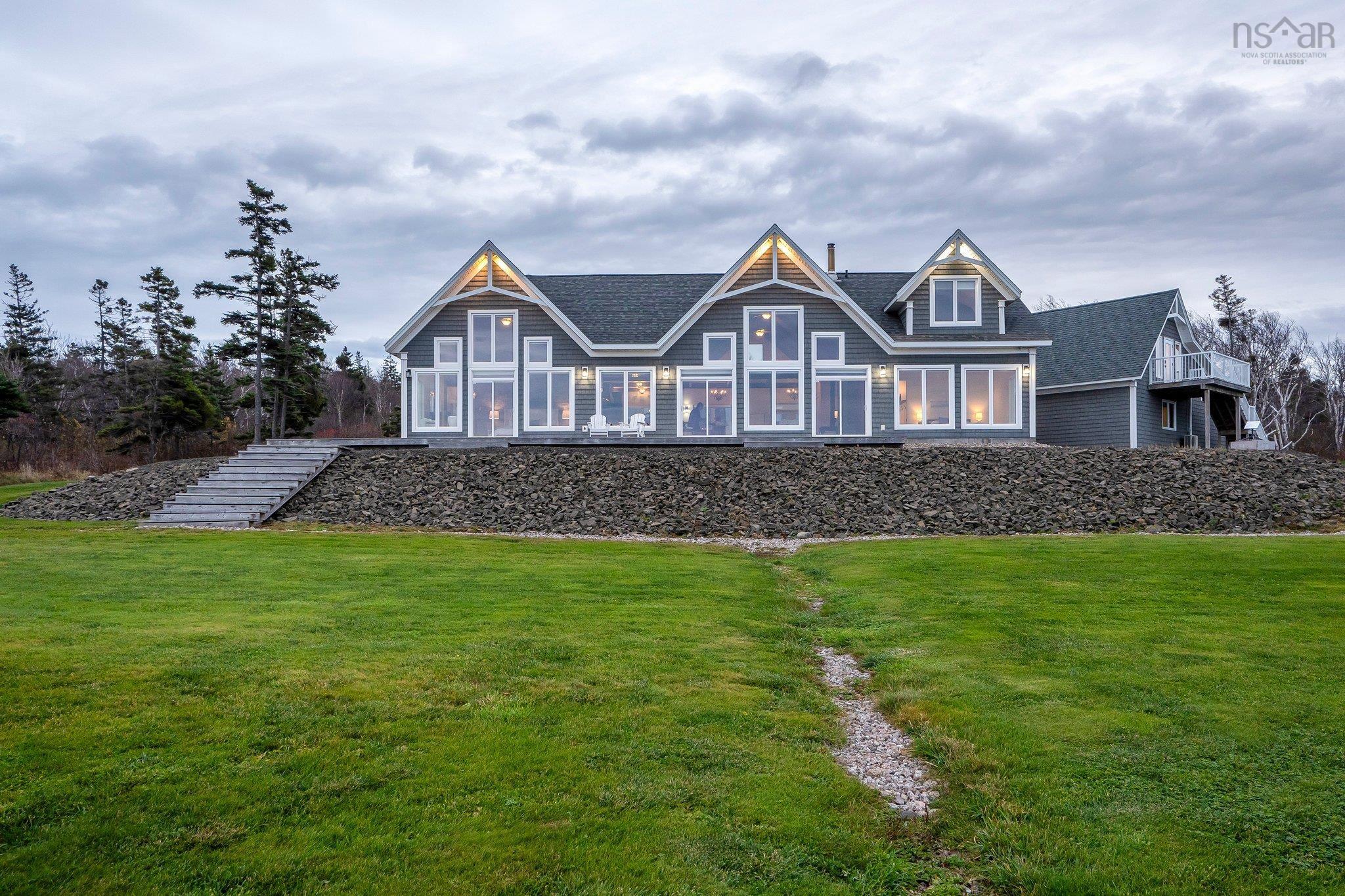 $1,995,000.00: 5199 Shore Road, Parkers Cove