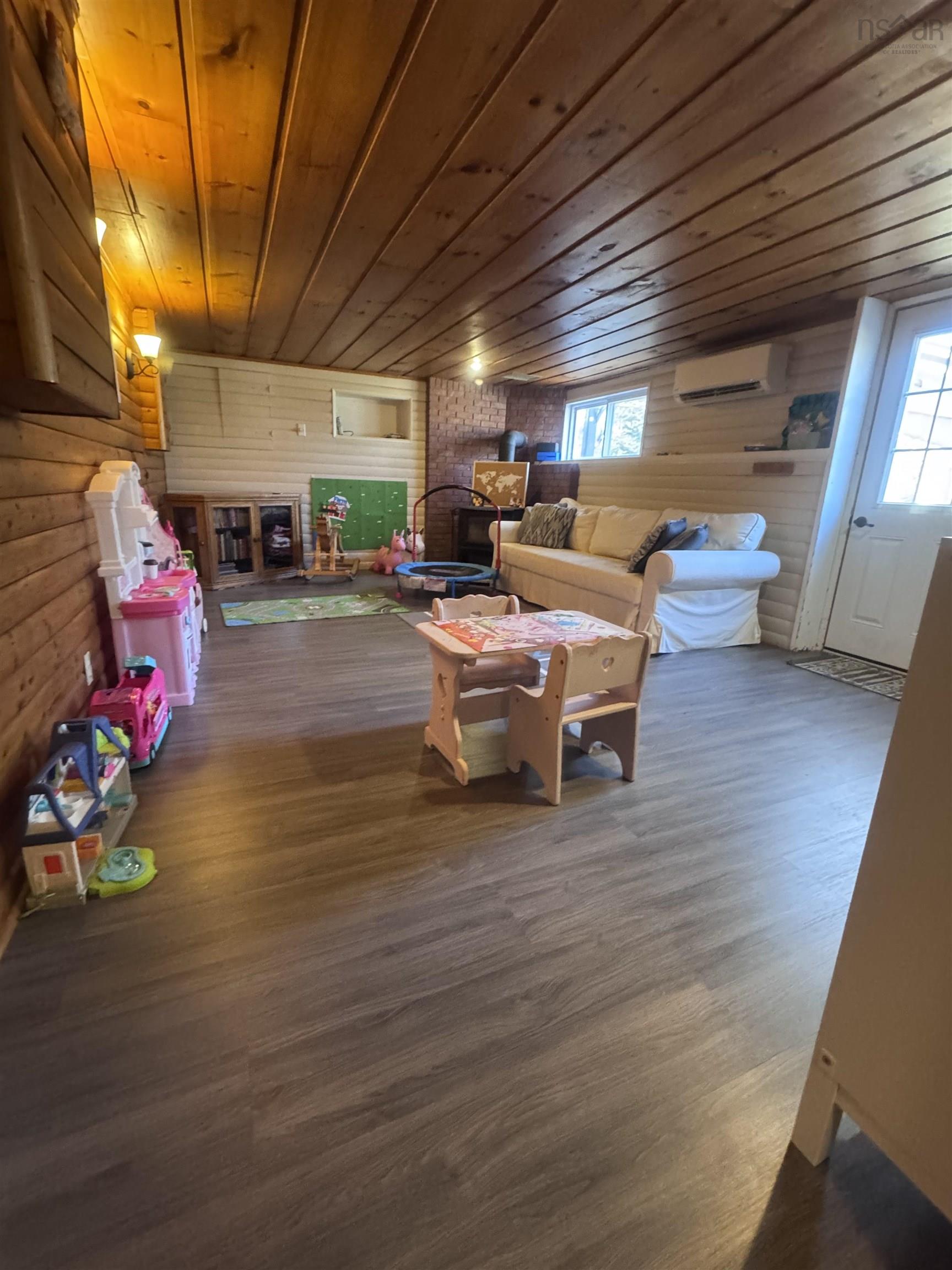 $350,000.00: 40 Westwood Drive, Truro