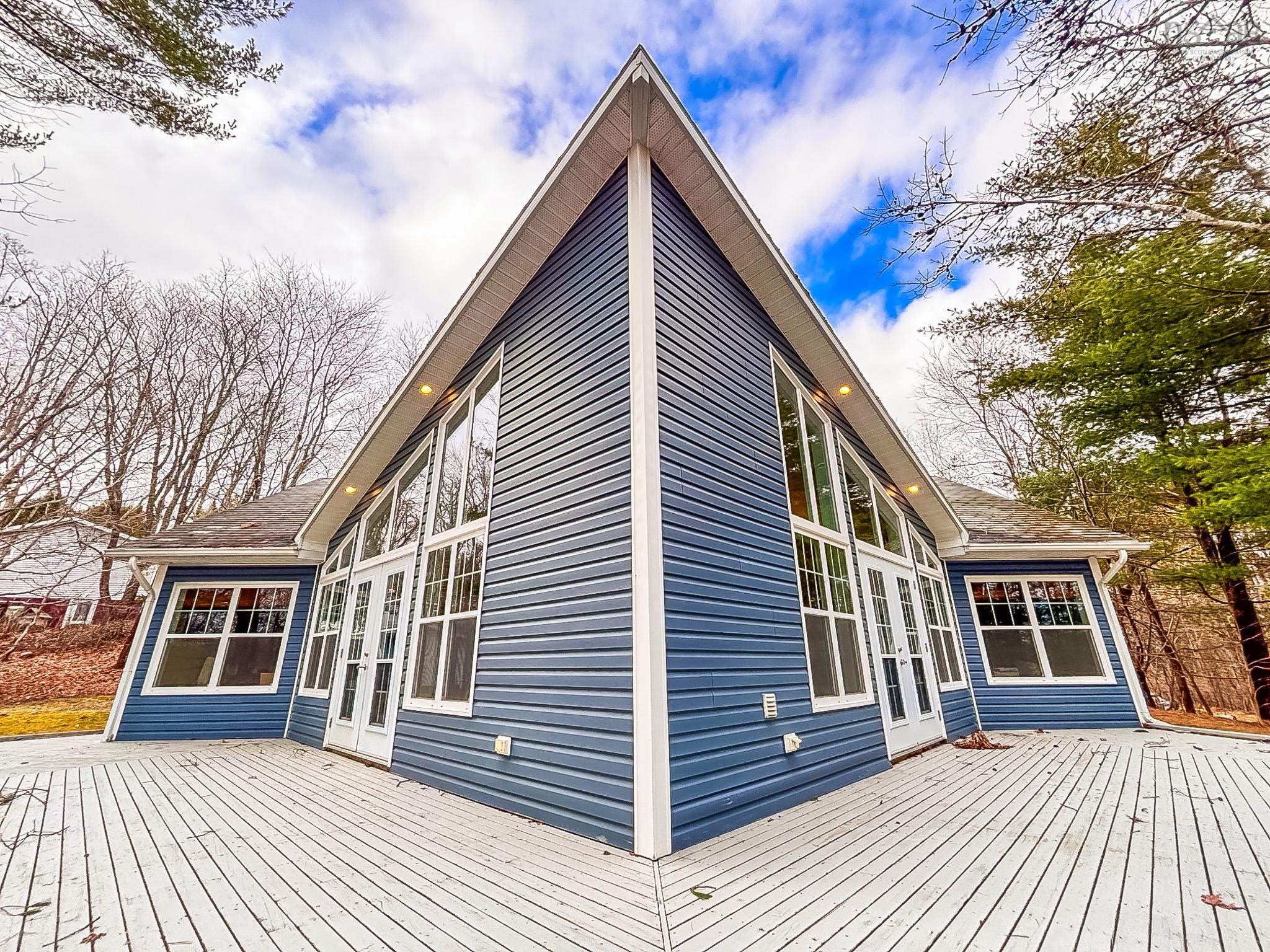 $399,900.00: 839 Lahave Street, Bridgewater